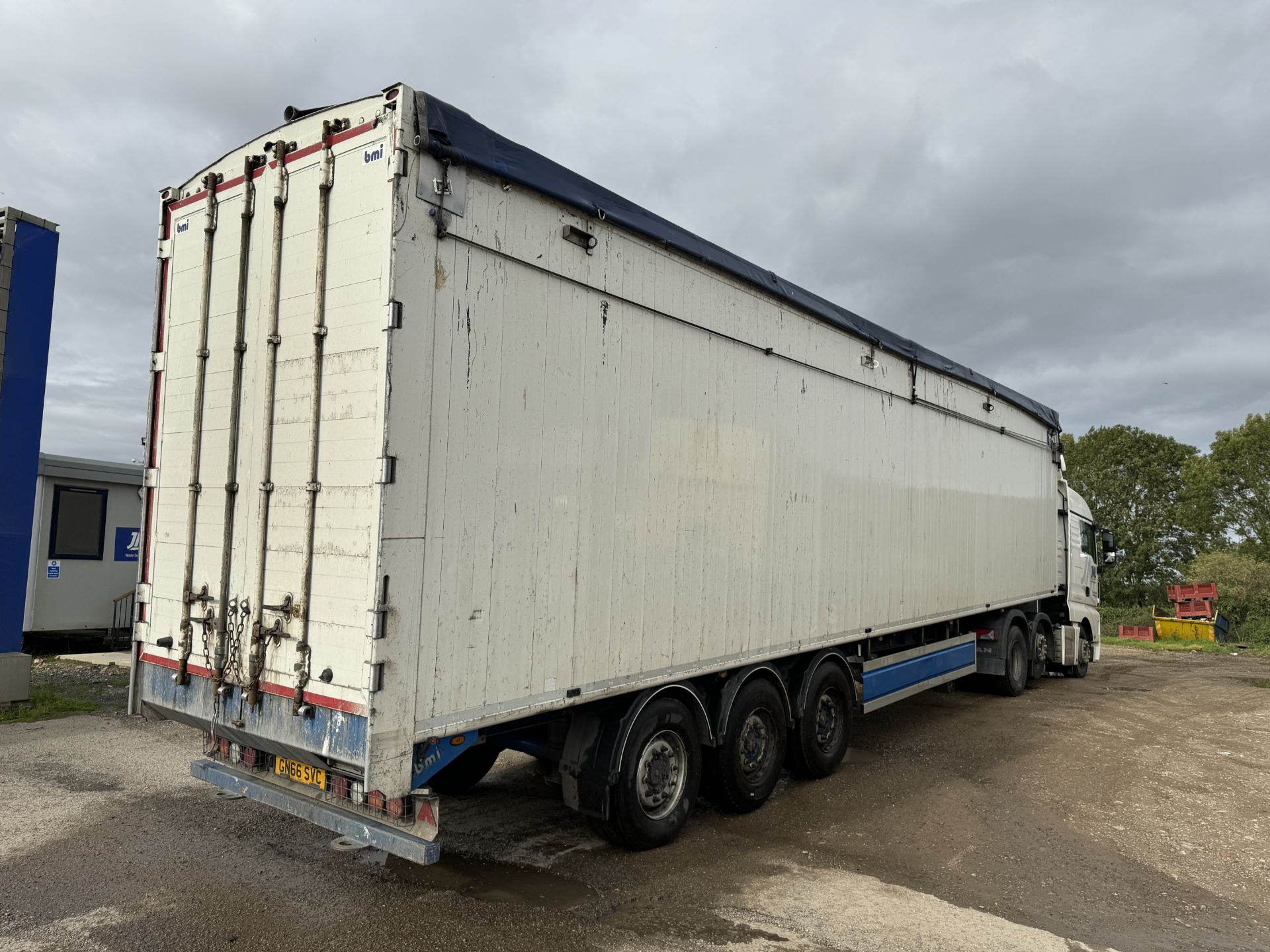 2017 - BMI Trailers Type AW 125, Tri Axle Air Suspension 125 Yard Cargo Floor Trailer - Image 32 of 46