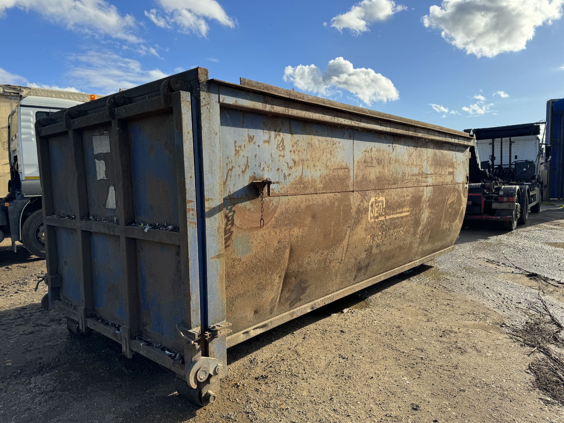 Hook Loader Skip - Image 11 of 17