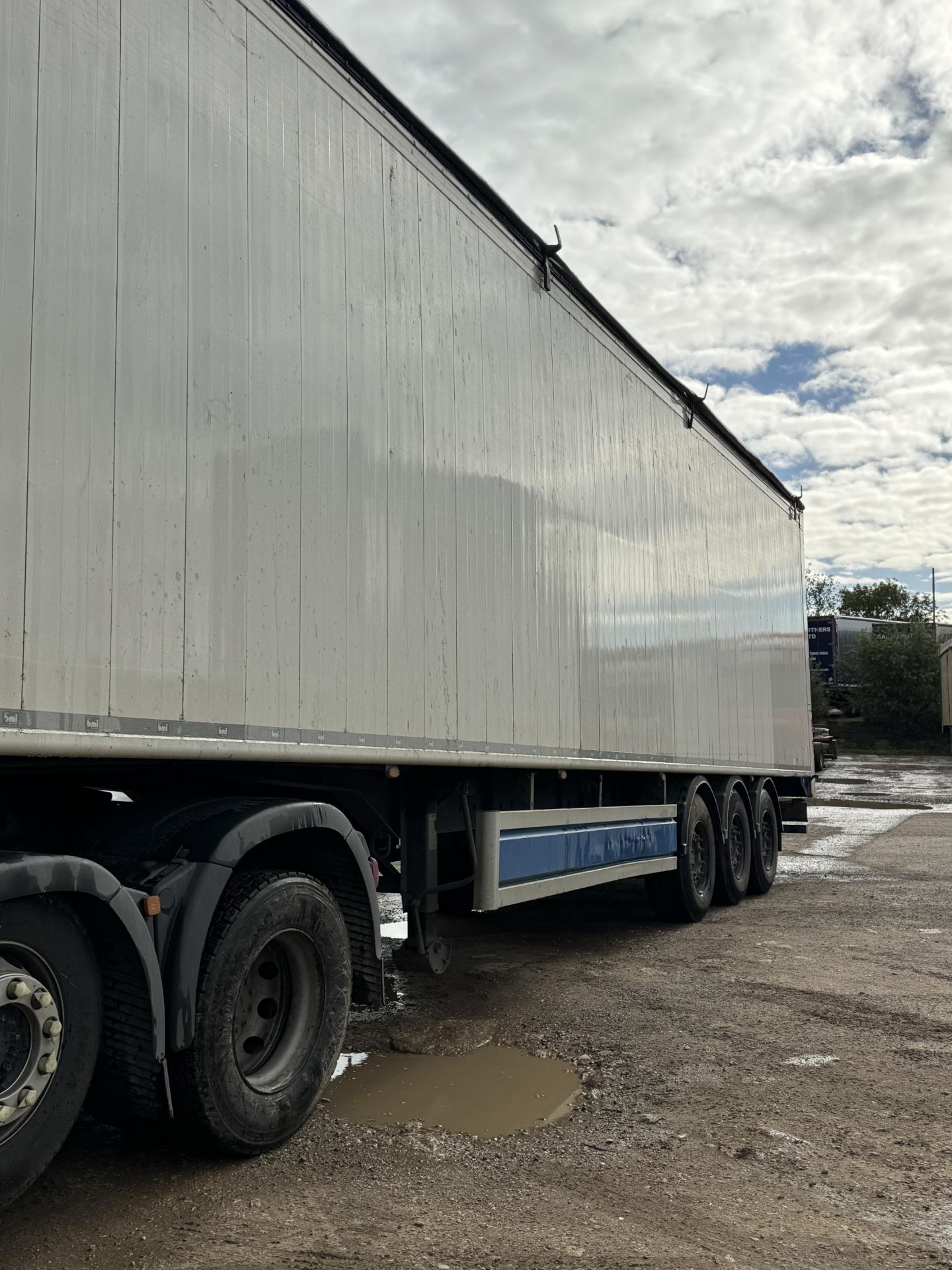 2017 - BMI Trailers Type AW 125, Tri Axle Air Suspension 125 Yard Cargo Floor Trailer - Image 13 of 46