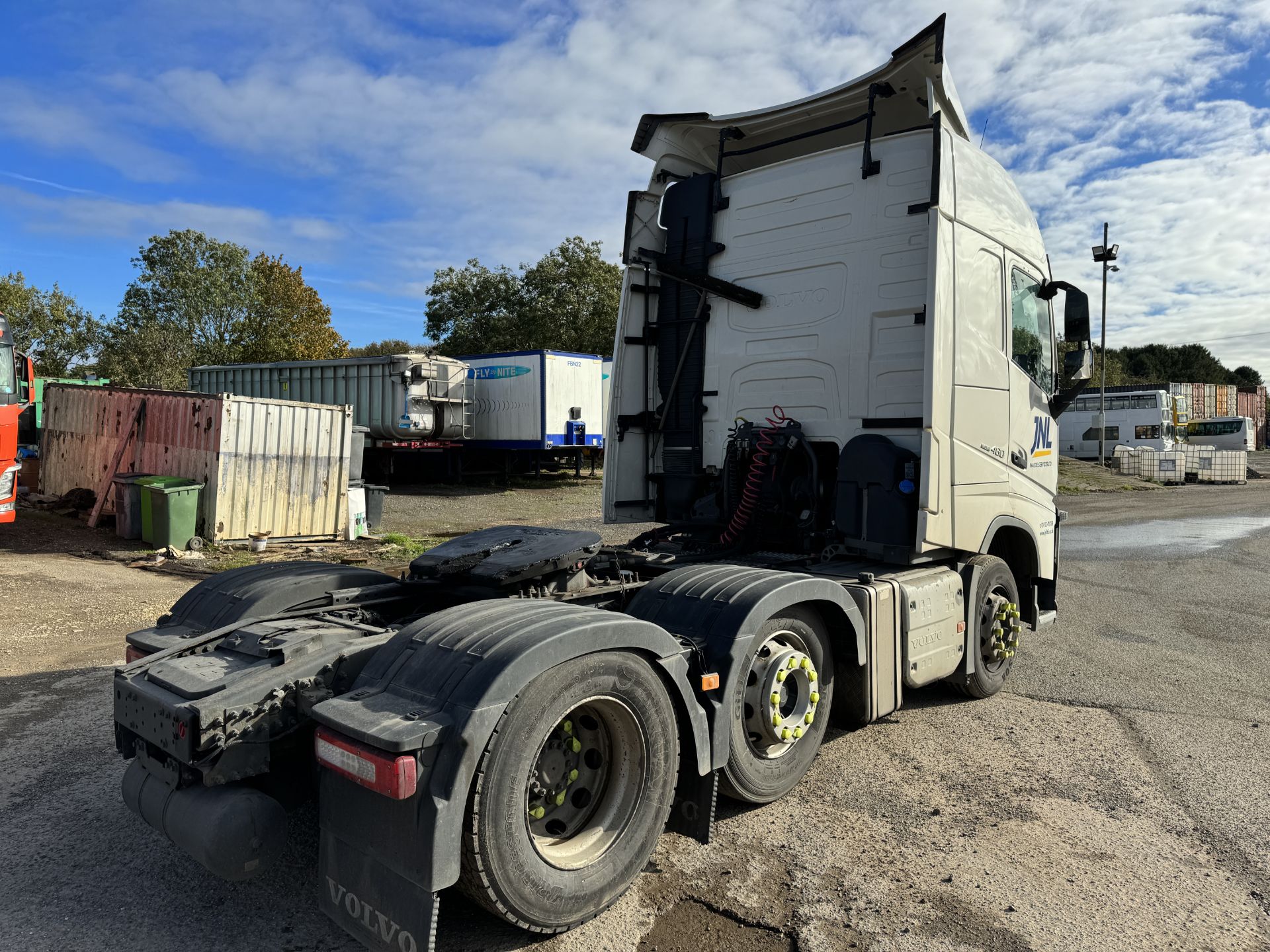 2016 - Volvo FH460 6 x 2 Euro 6 Mid Lift Tractor Unit - Image 9 of 47