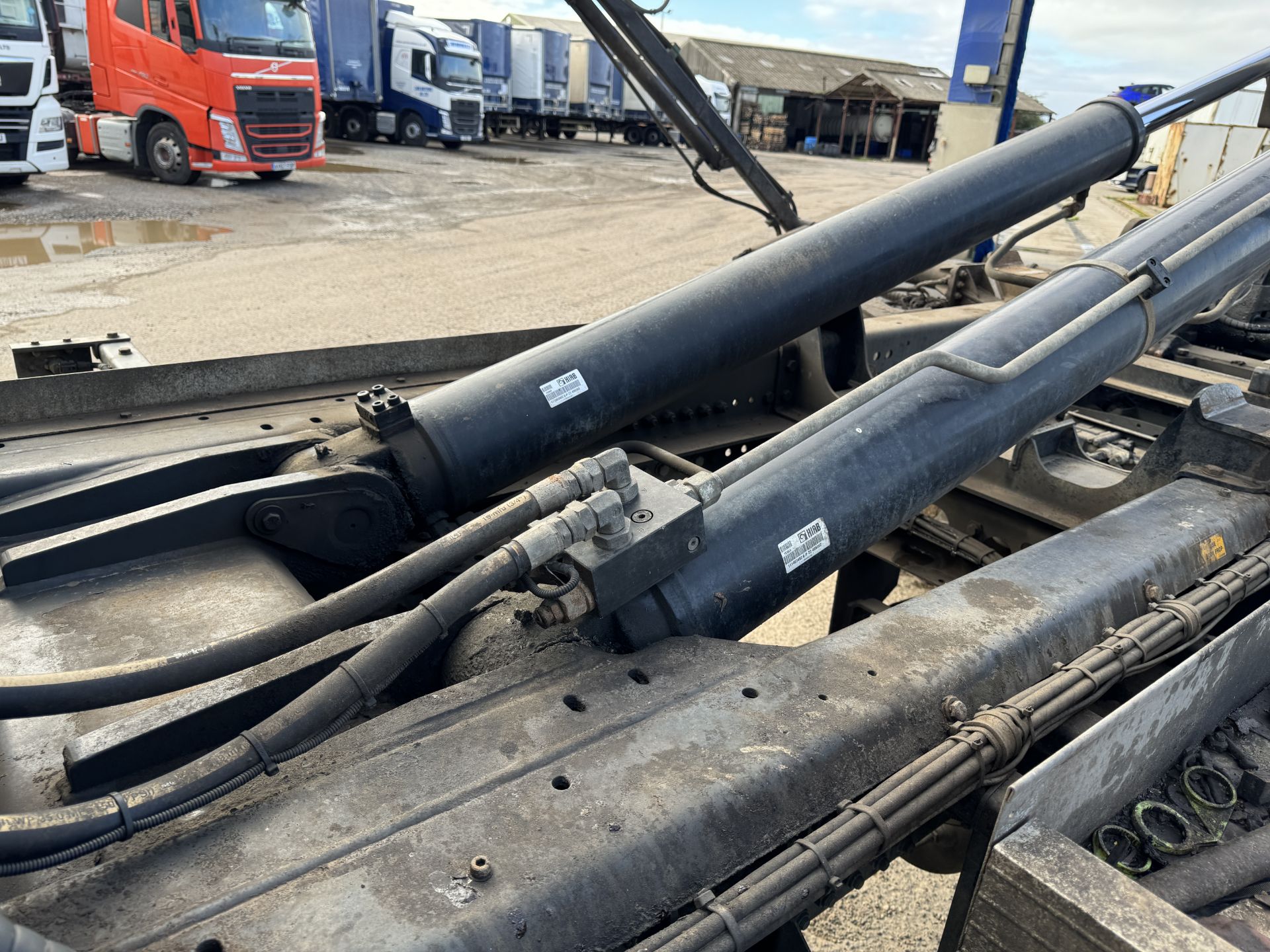 2017 - Mercedes 2546 Euro 6, 6 x 2 Draw Bar Skip Loader - Image 41 of 67