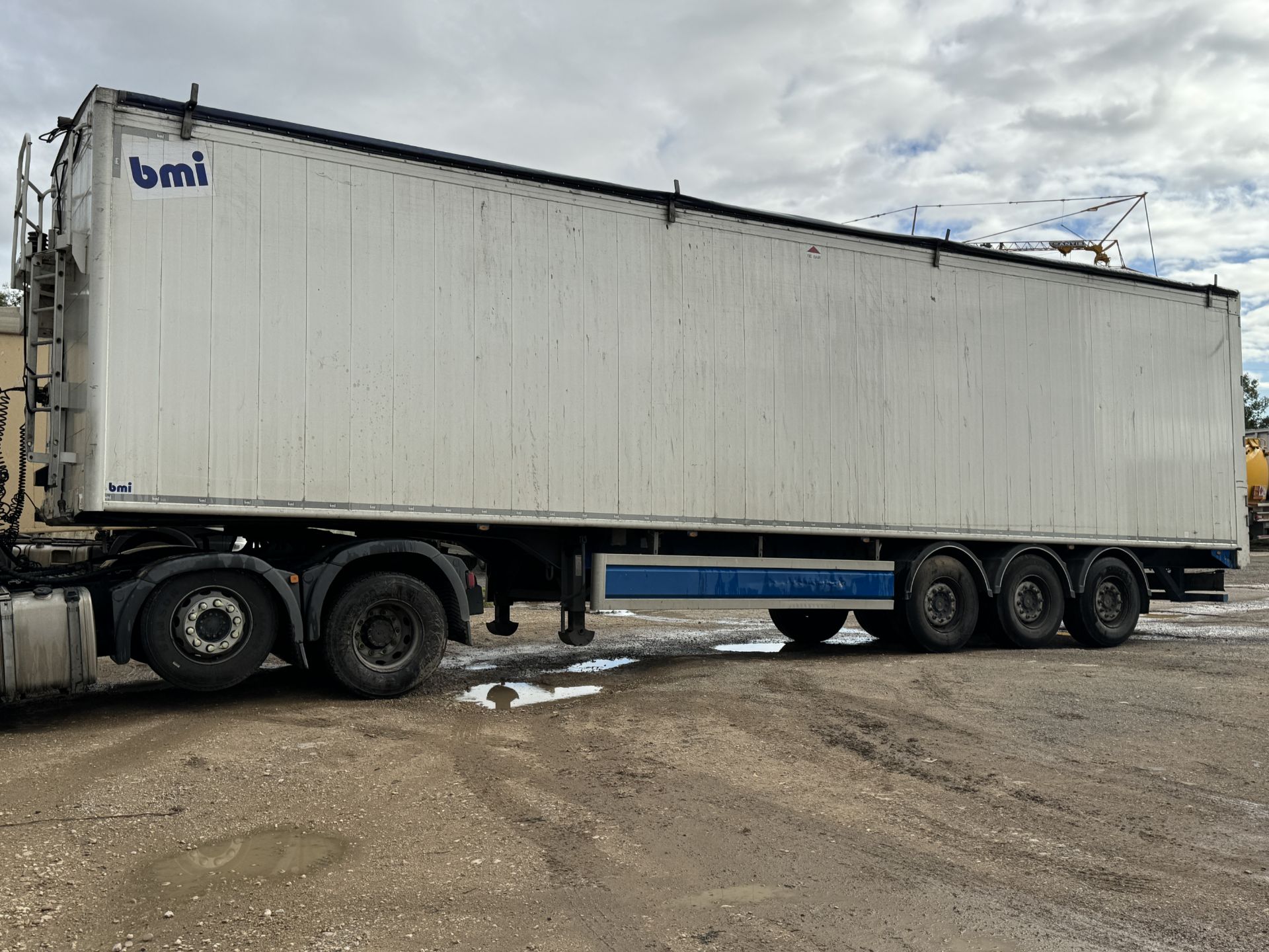 2017 - BMI Trailers Type AW 125, Tri Axle Air Suspension 125 Yard Cargo Floor Trailer - Image 10 of 46