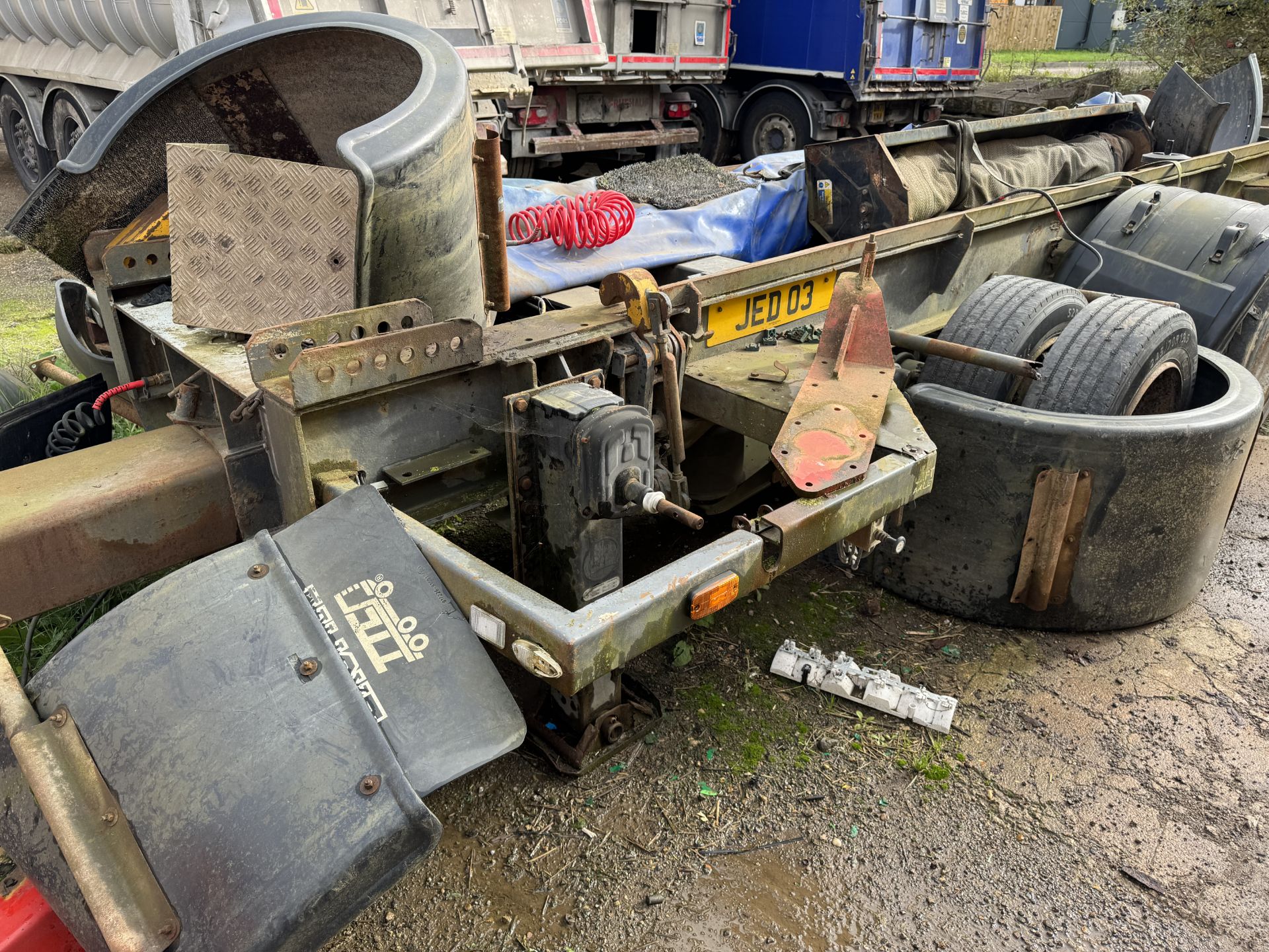 JED 03 - Fruehauf Ltd Tri - Axle Trailer, Sold for Spares - Image 8 of 18