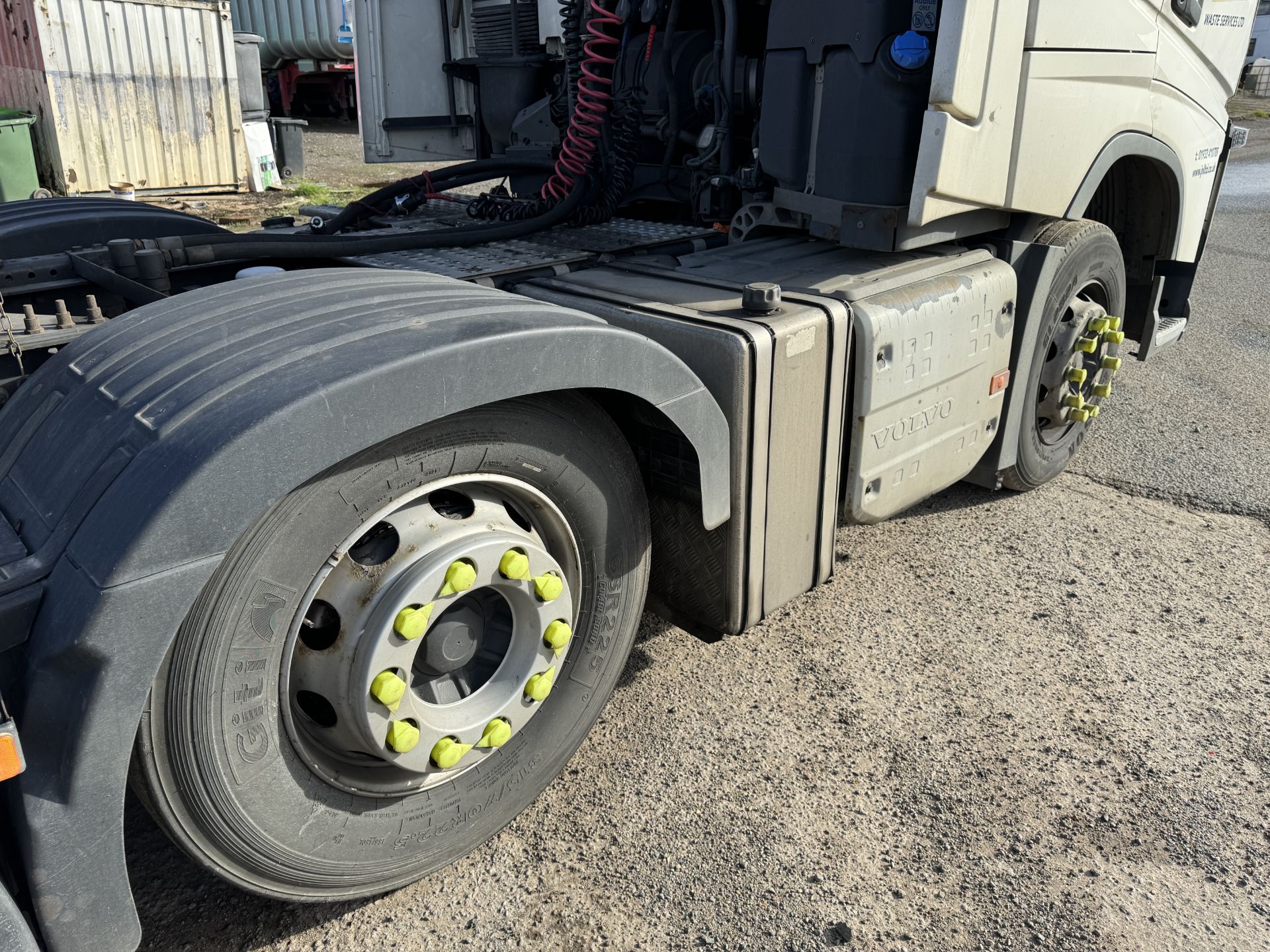 2016 - Volvo FH460 6 x 2 Euro 6 Mid Lift Tractor Unit - Image 16 of 47