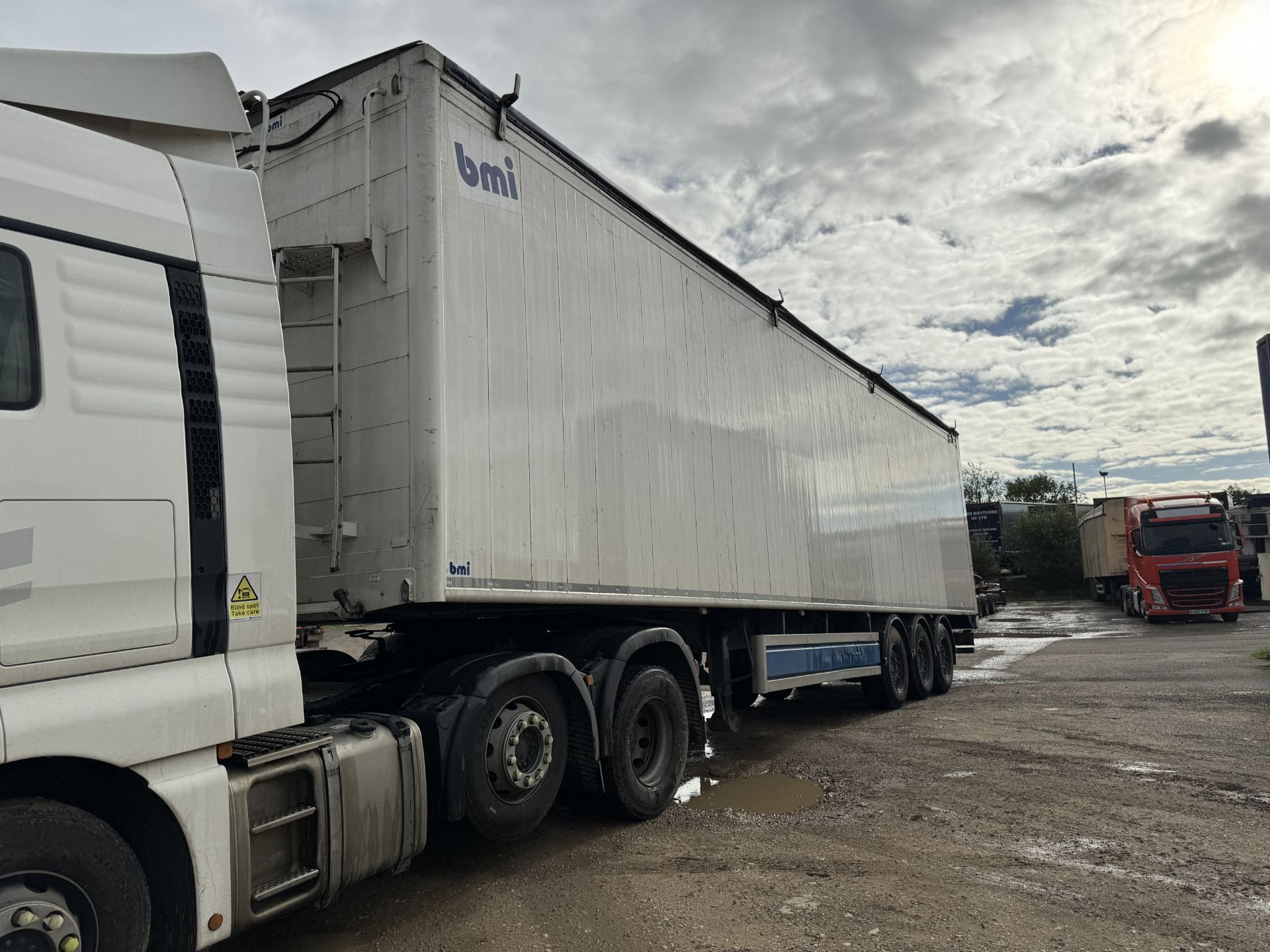 2017 - BMI Trailers Type AW 125, Tri Axle Air Suspension 125 Yard Cargo Floor Trailer - Image 7 of 46