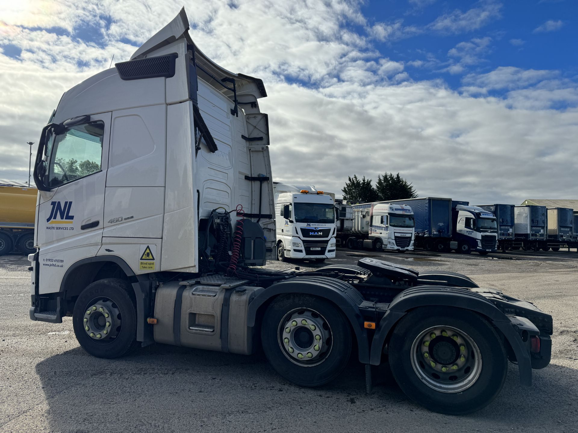 2016 - Volvo FH460 6 x 2 Euro 6 Mid Lift Tractor Unit - Image 6 of 47