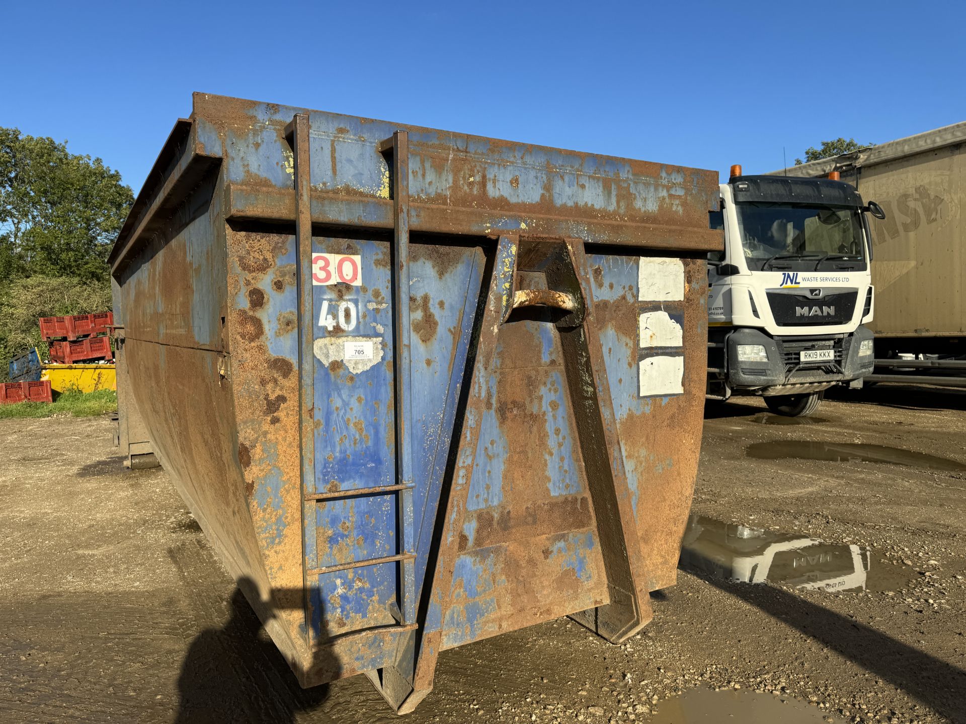 Hook Loader Skip - Image 14 of 17