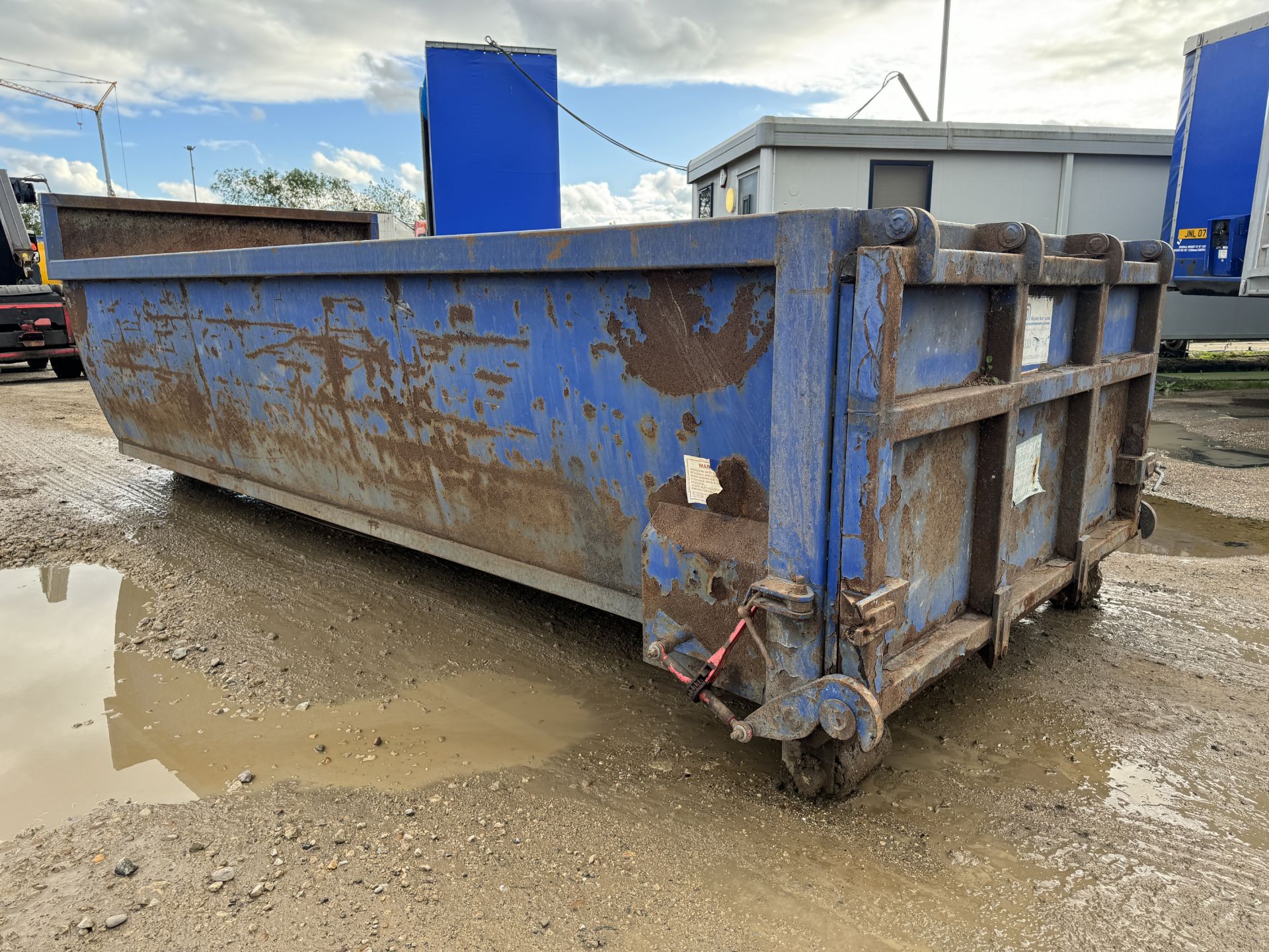 Hook Loader Skip - Image 6 of 15