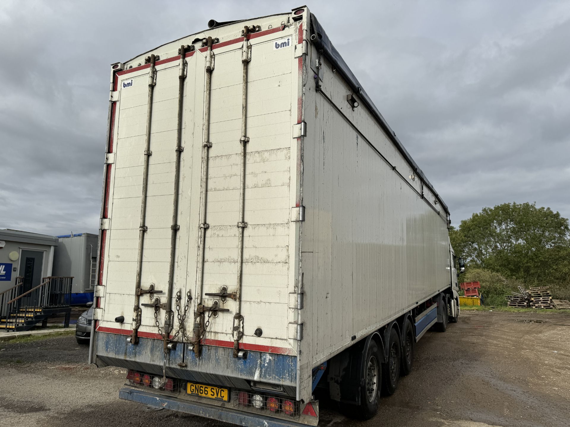 2017 - BMI Trailers Type AW 125, Tri Axle Air Suspension 125 Yard Cargo Floor Trailer - Image 31 of 46