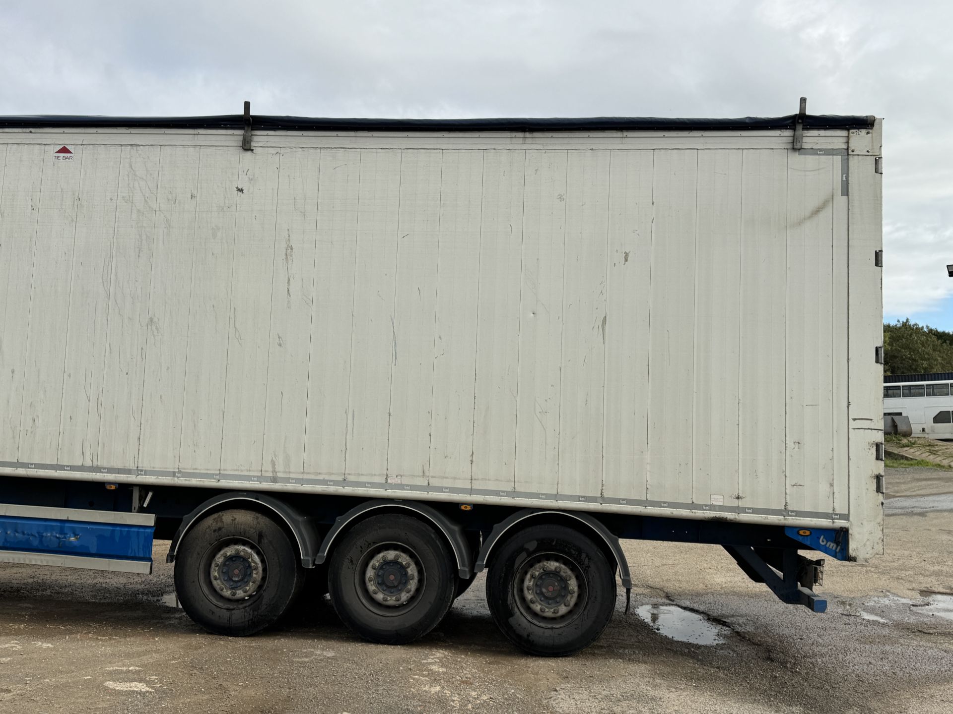 2017 - BMI Trailers Type AW 125, Tri Axle Air Suspension 125 Yard Cargo Floor Trailer - Image 24 of 46