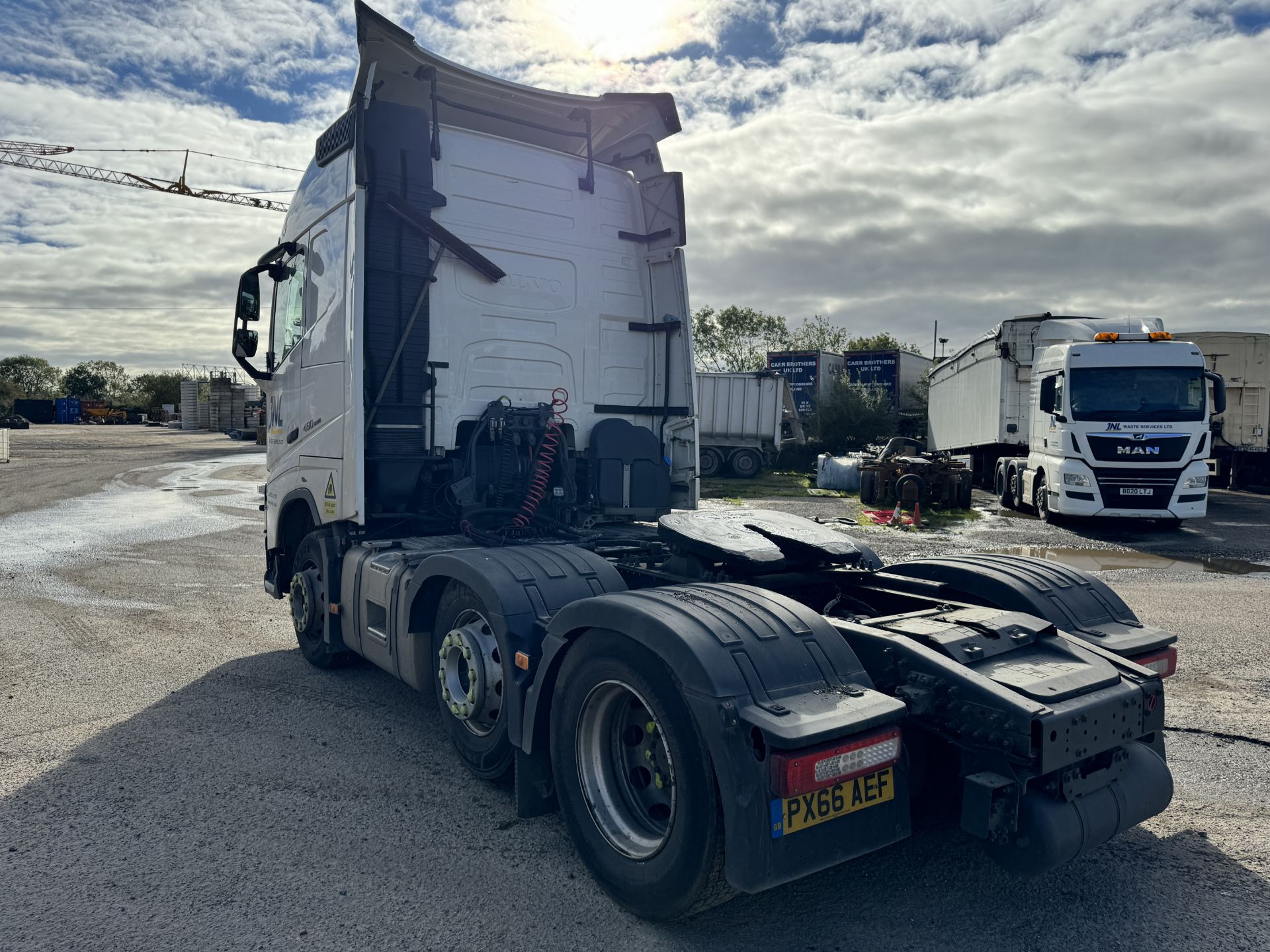 2016 - Volvo FH460 6 x 2 Euro 6 Mid Lift Tractor Unit - Image 7 of 47