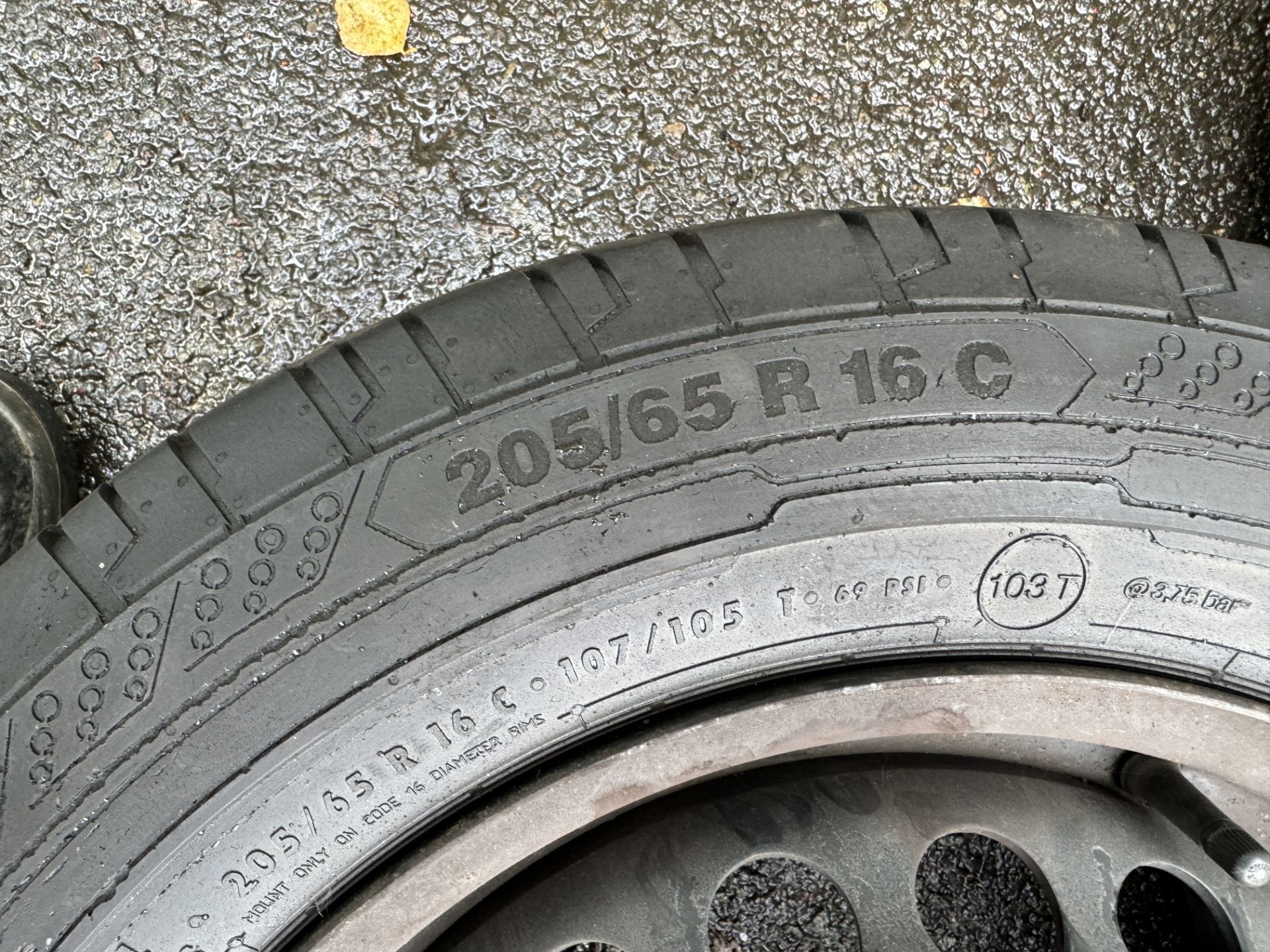 Set of 4 VW Transporter Steel Wheels & Part Worn Continental ContiVan Contact 200 205/65 R16C 107/05 - Image 9 of 19
