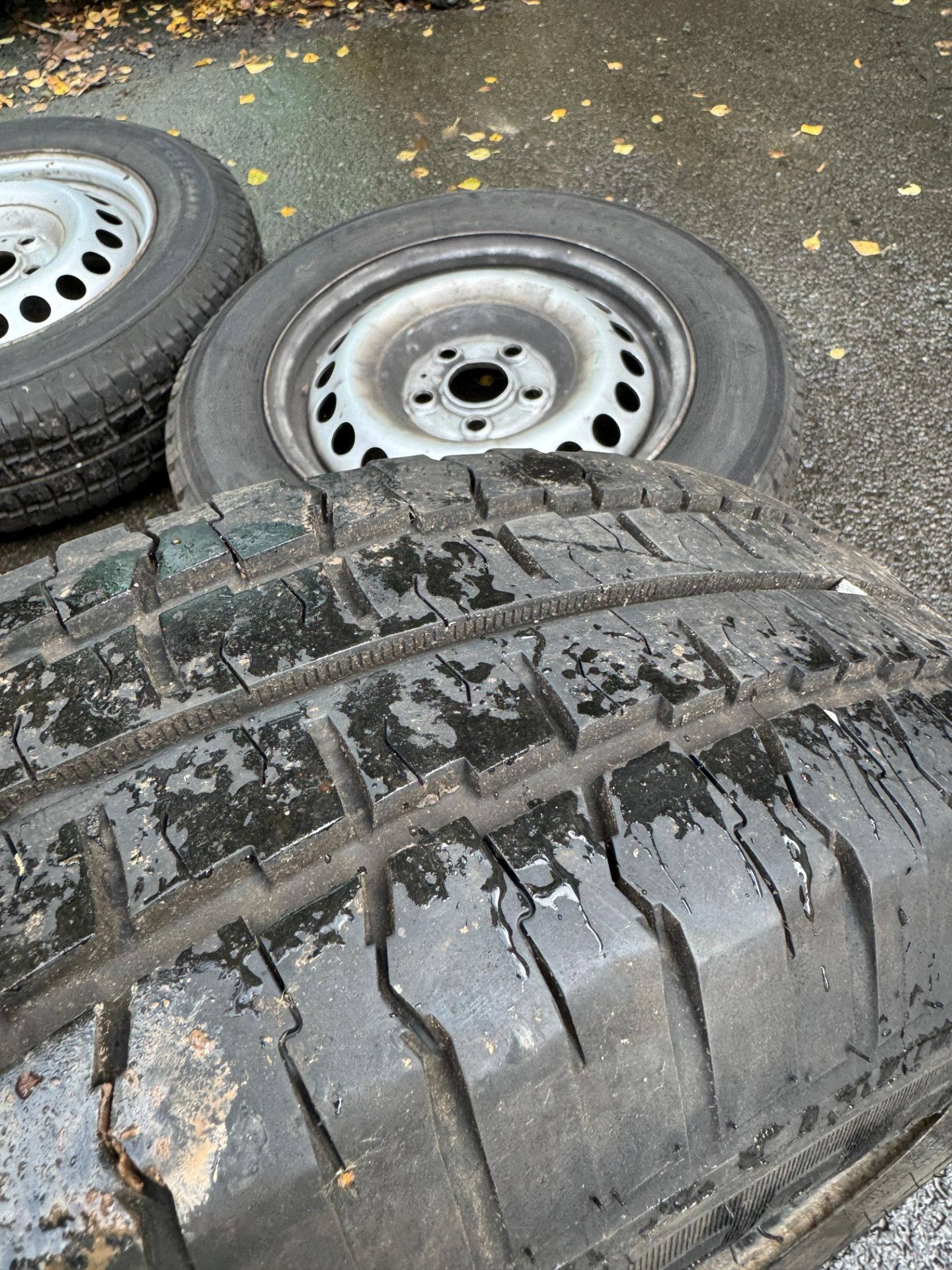 Set of 4 VW Transporter Steel Wheels & Part Worn Tyres - Image 10 of 35