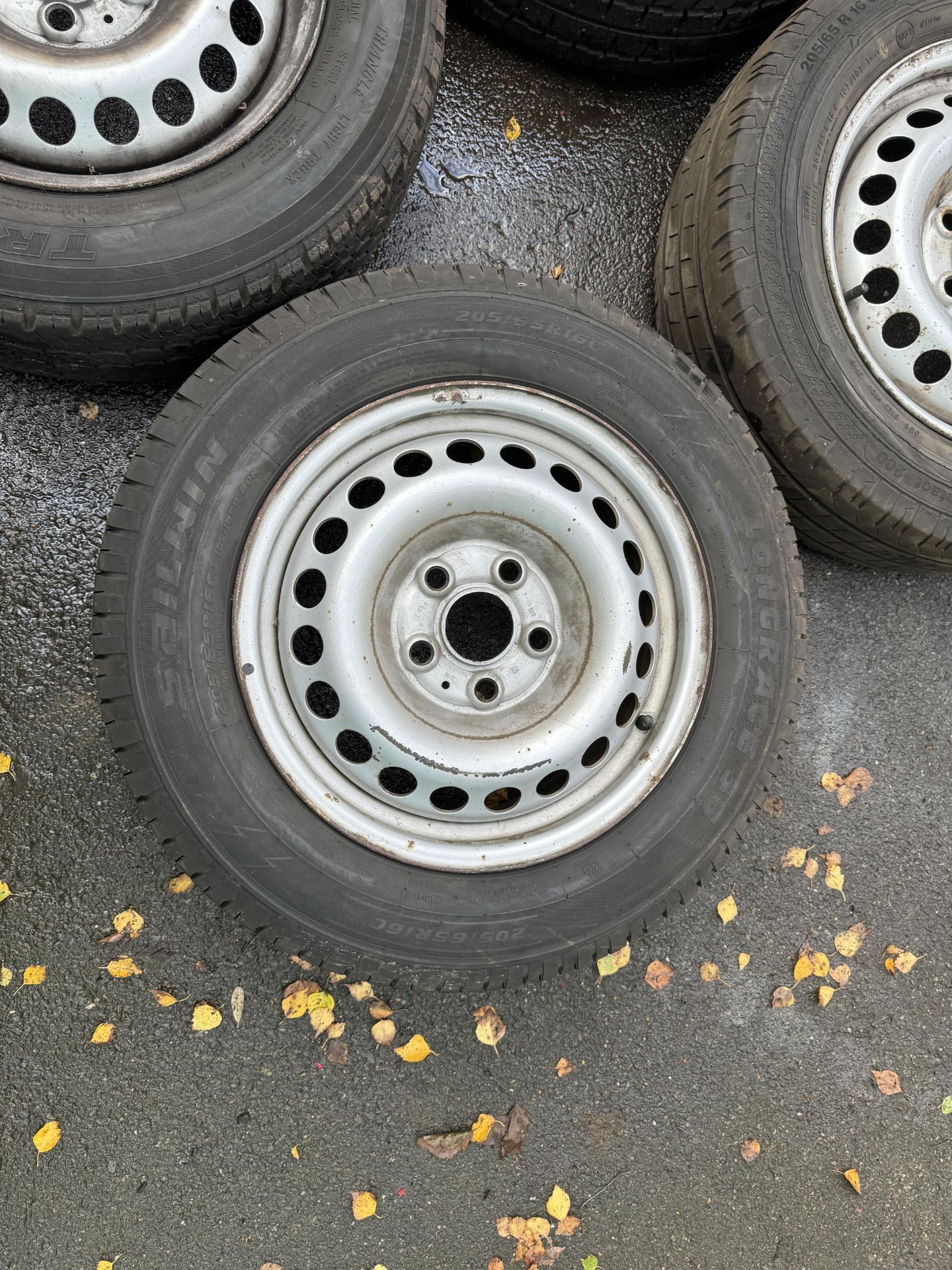 Set of 4 VW Transporter Steel Wheels & Part Worn Tyres - Image 4 of 35