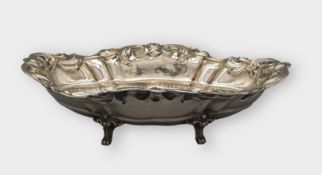 Reich verzierte Schale