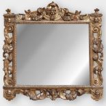 Prunkvoller Spiegel in barocken Formen
