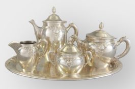 Stilvolles Kernstück mit Tablett