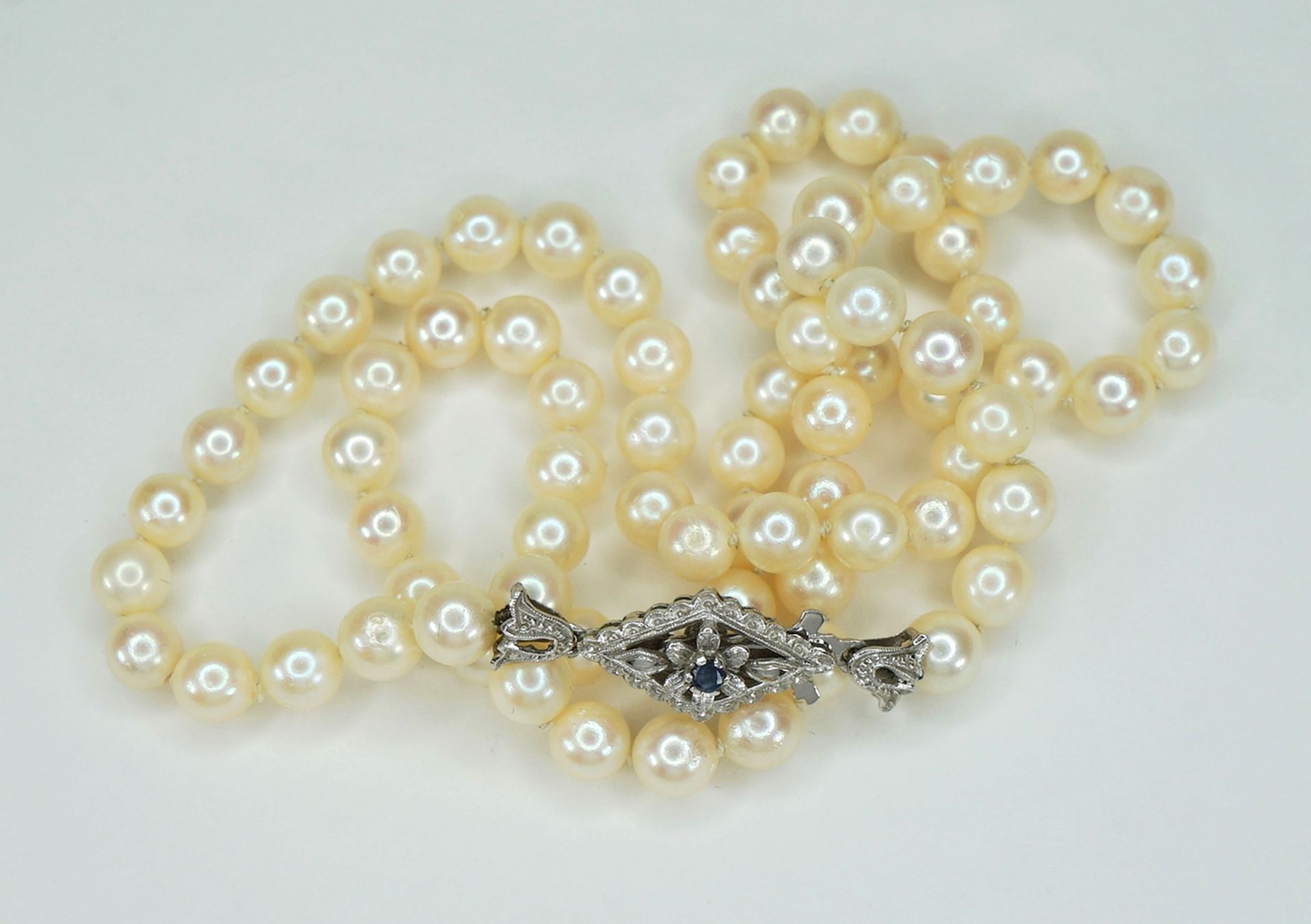 Klassische Perlenkette - Bild 3 aus 4