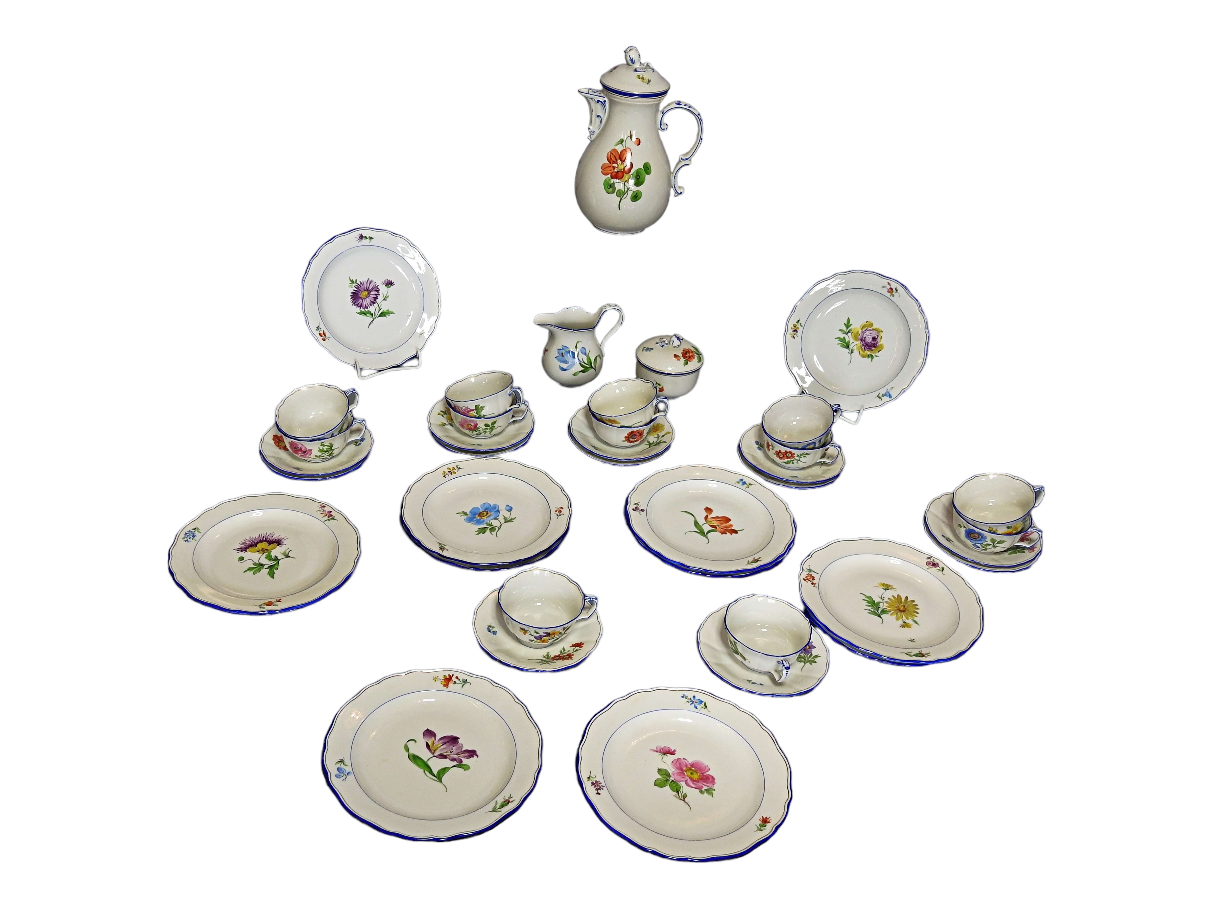 Meissen, Speise- und Teeservice für zwölf Personen mit Feldblume 3 - Image 40 of 41