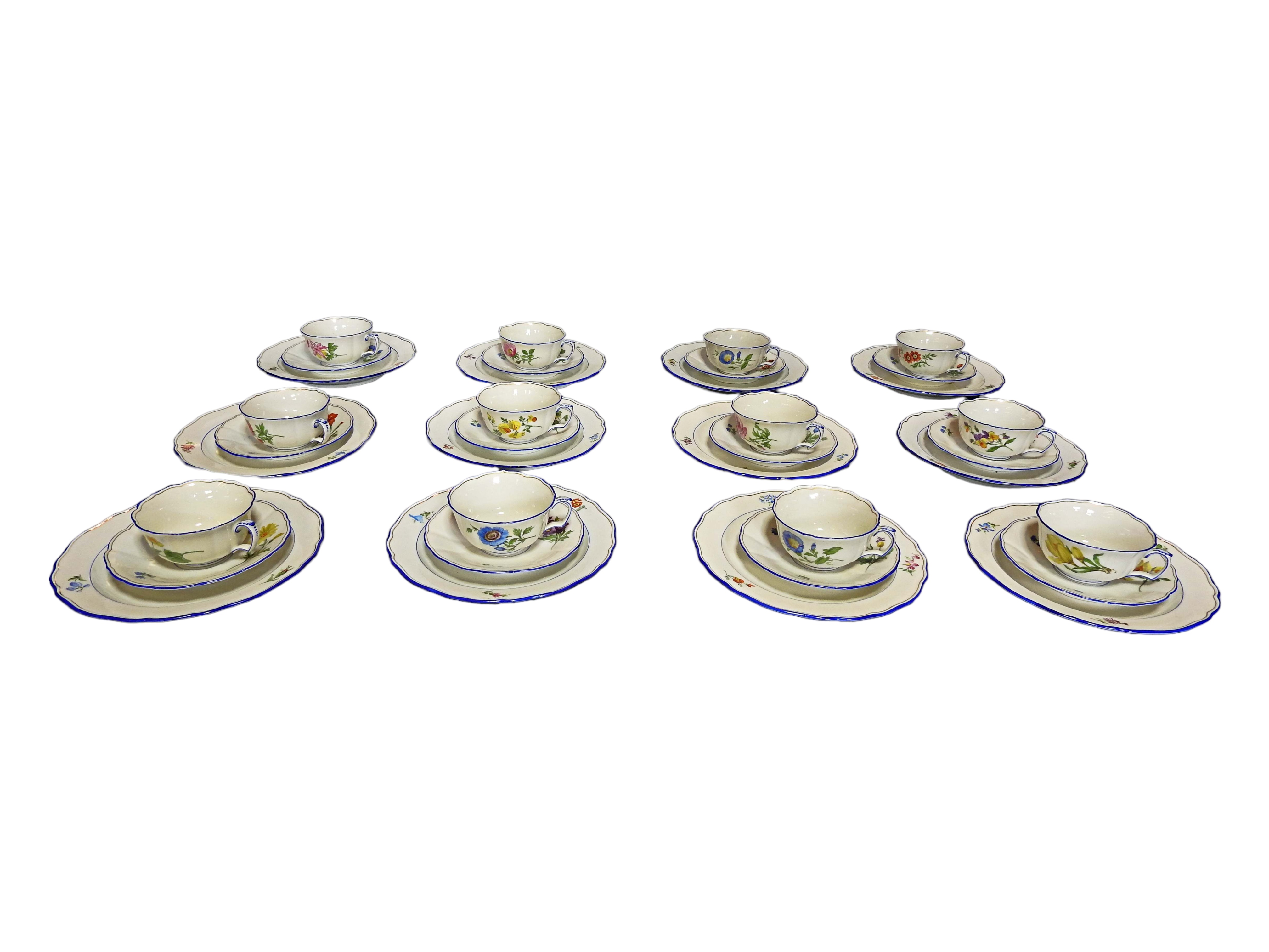 Meissen, Speise- und Teeservice für zwölf Personen mit Feldblume 3 - Image 38 of 41