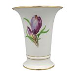 Meissen, Trompetenvase mit Blumendekor