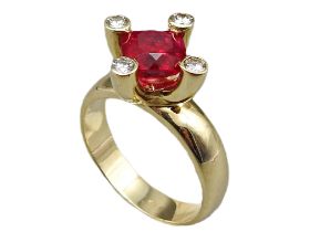 Massiver Ring mit Rubellit- und Diamantbesatz