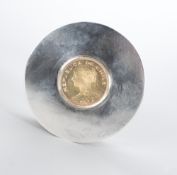 Engeln-Bausch, Franz Josef und Hildegard:  Deckeldose mit eingefasster Goldmünze "Republica de Chile