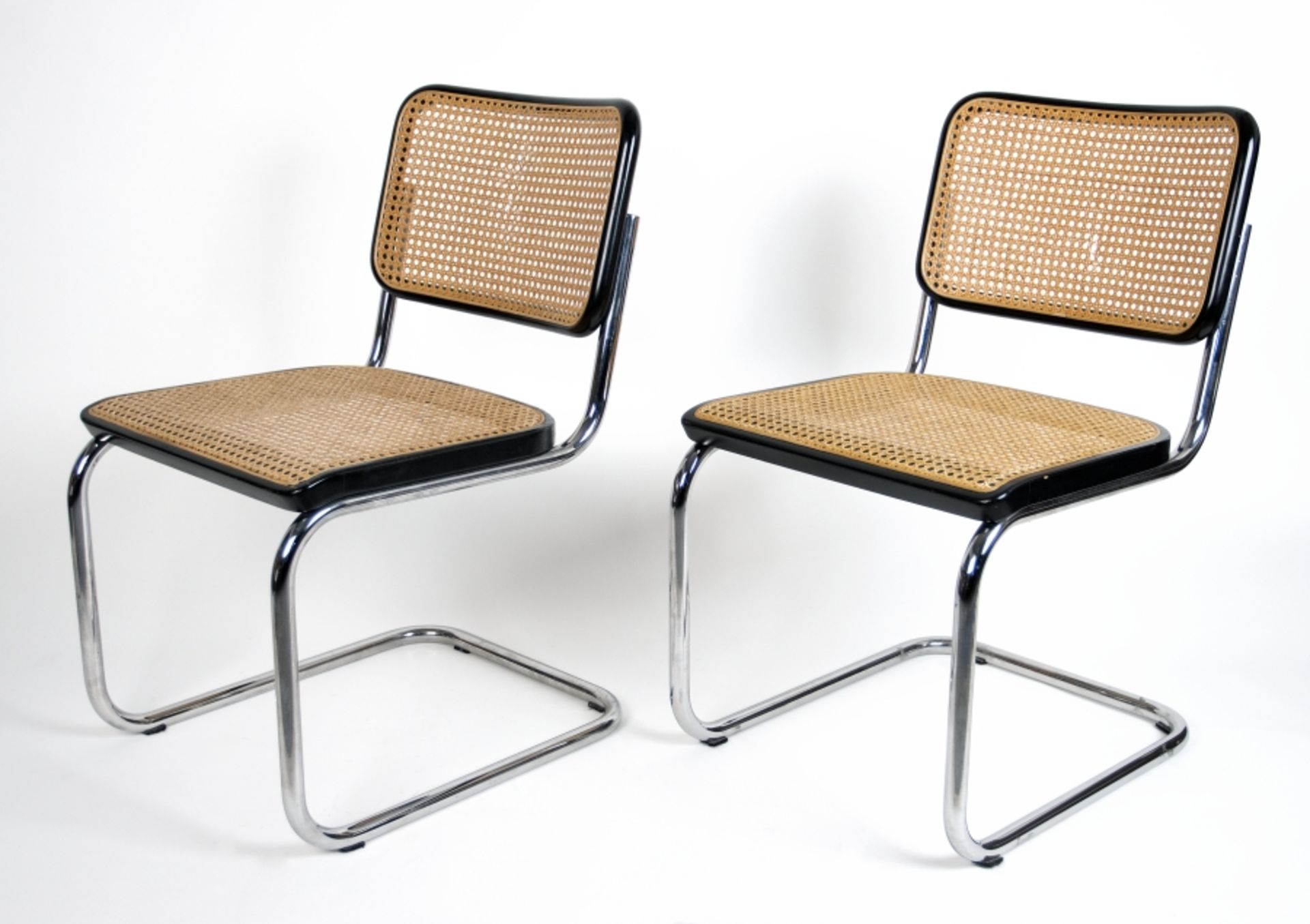 Breuer, Marcel:  Ein Paar Freischwinger-Stühle S 32