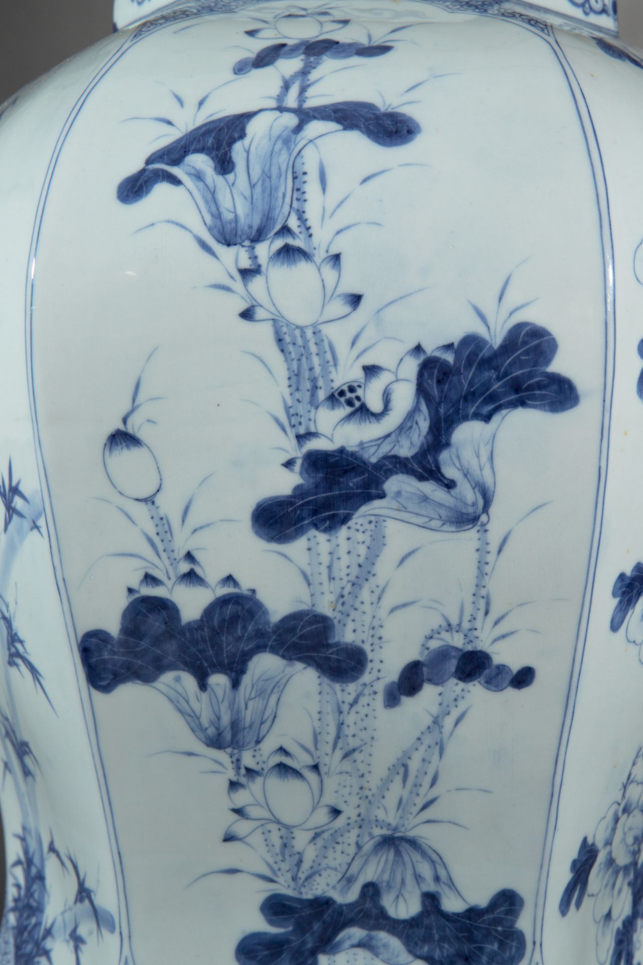 Large lidded vase, probably Korea, China, Japan - Image 7 of 11