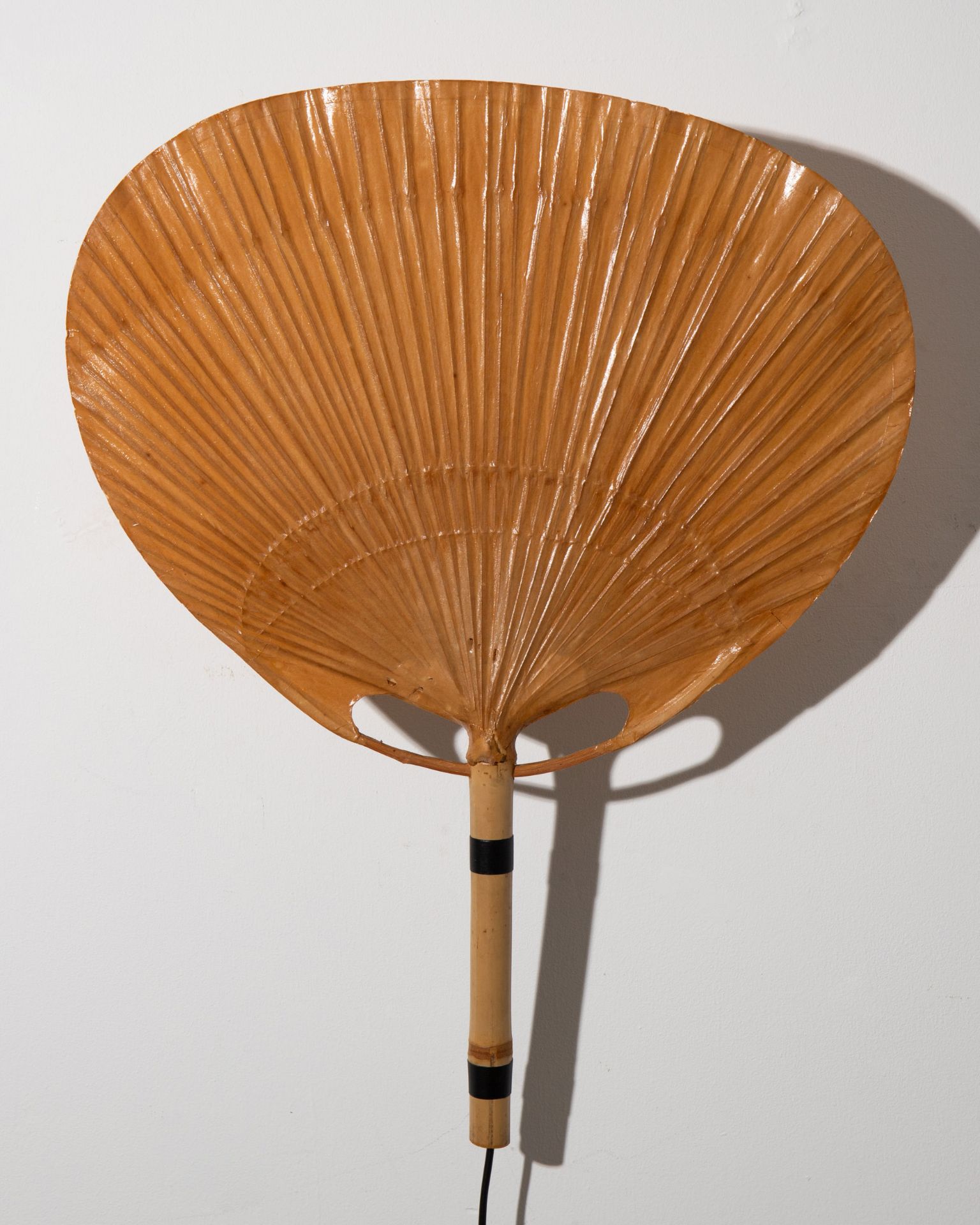 Ingo Maurer, Design M, Wall lamp model Uchiwa - Image 4 of 6