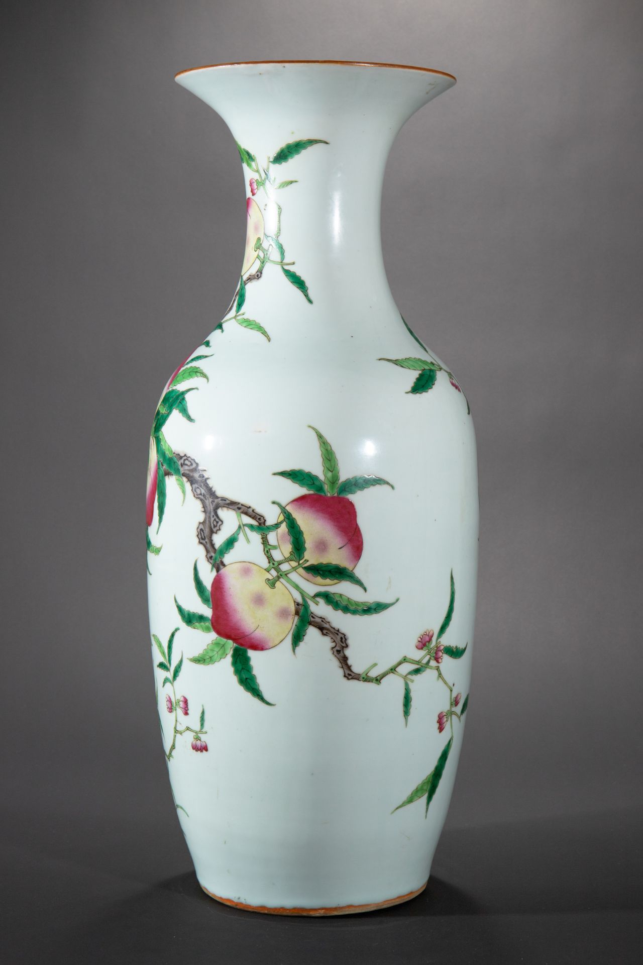 Large Famille Rose Vase with Nine Peaches and Lingzhi Mushrooms - Image 6 of 10