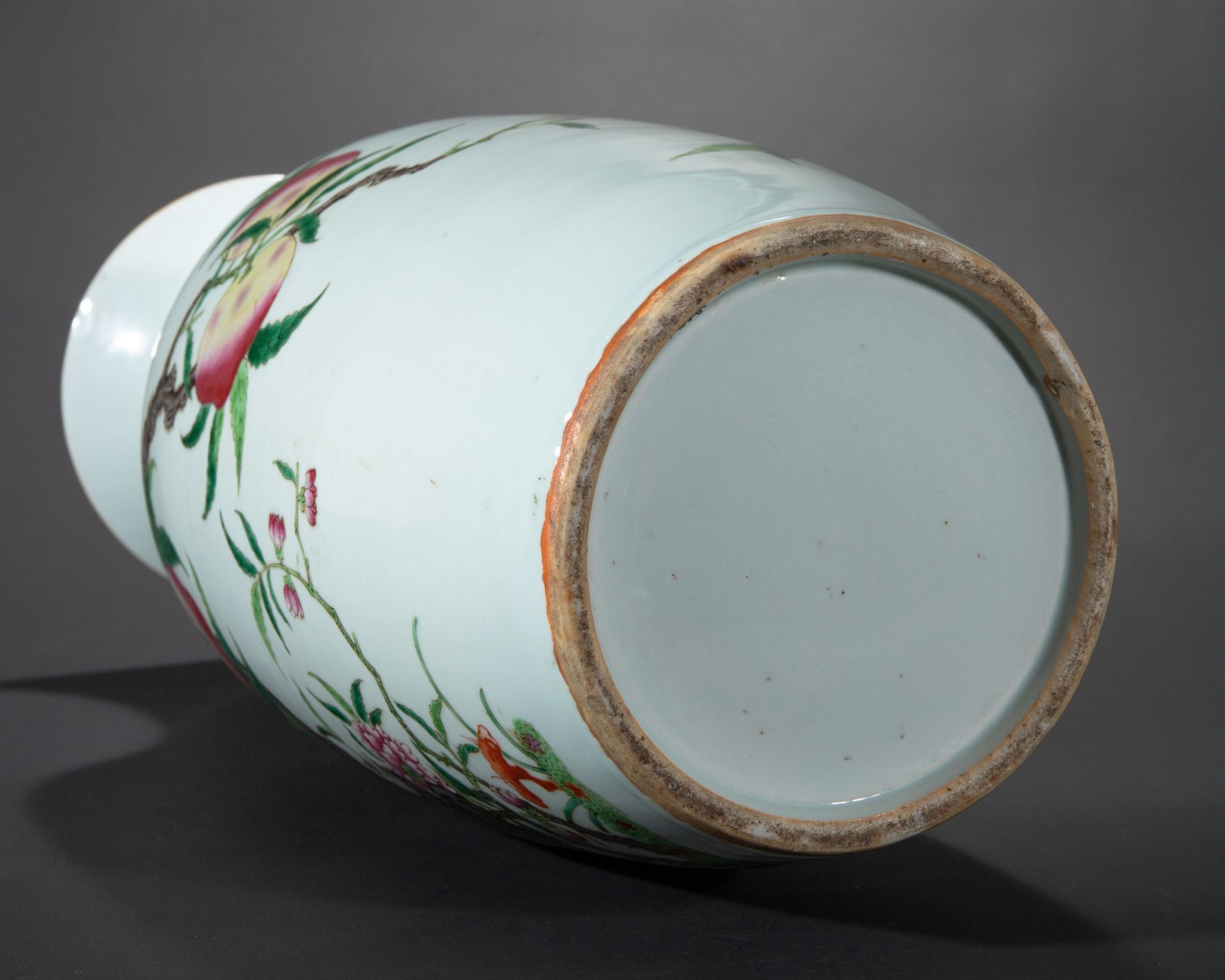 Large Famille Rose Vase with Nine Peaches and Lingzhi Mushrooms - Image 9 of 10