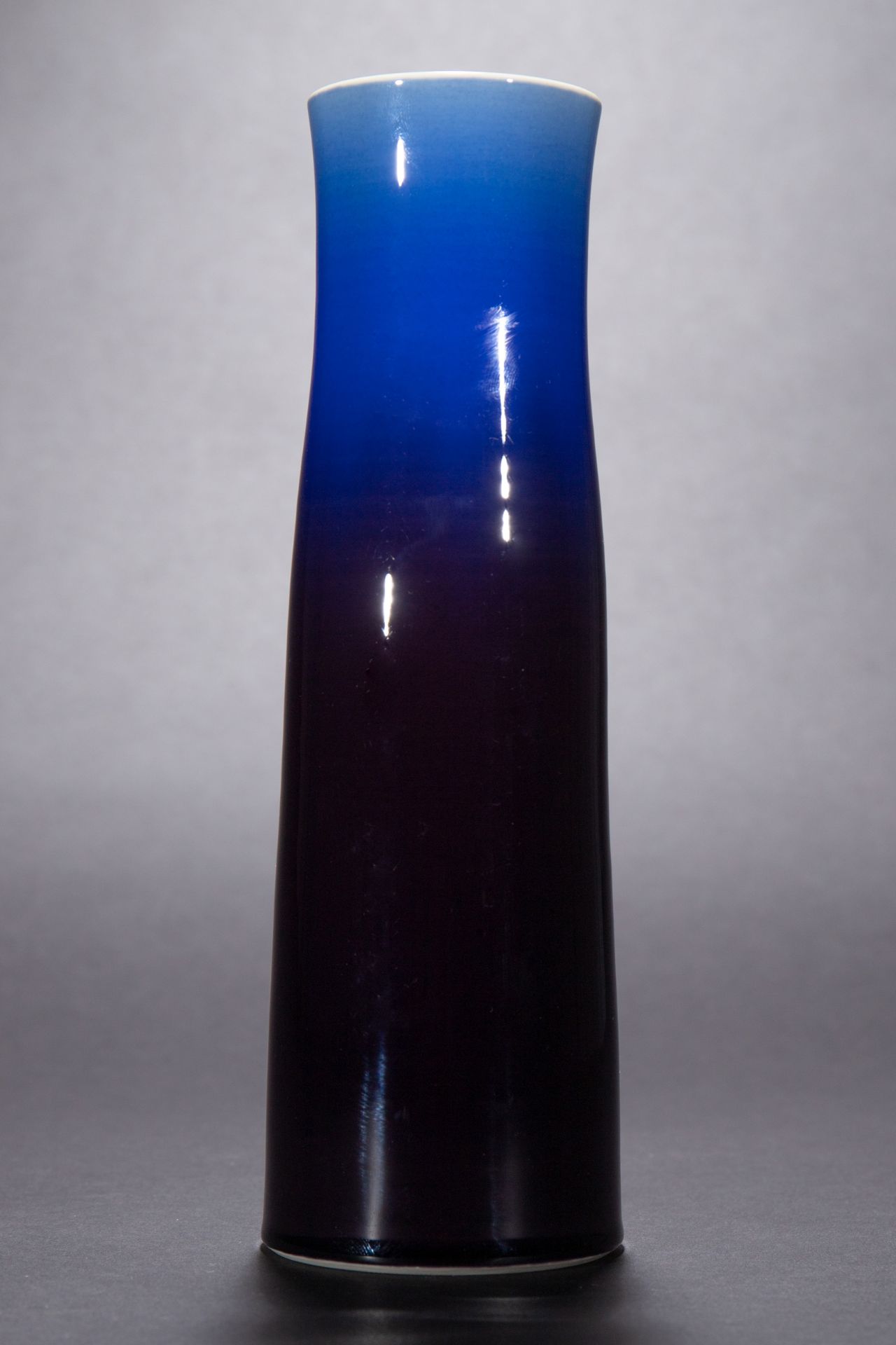Tokuda Yasokichi III, coloured glaze porcelain vase - Bild 3 aus 5