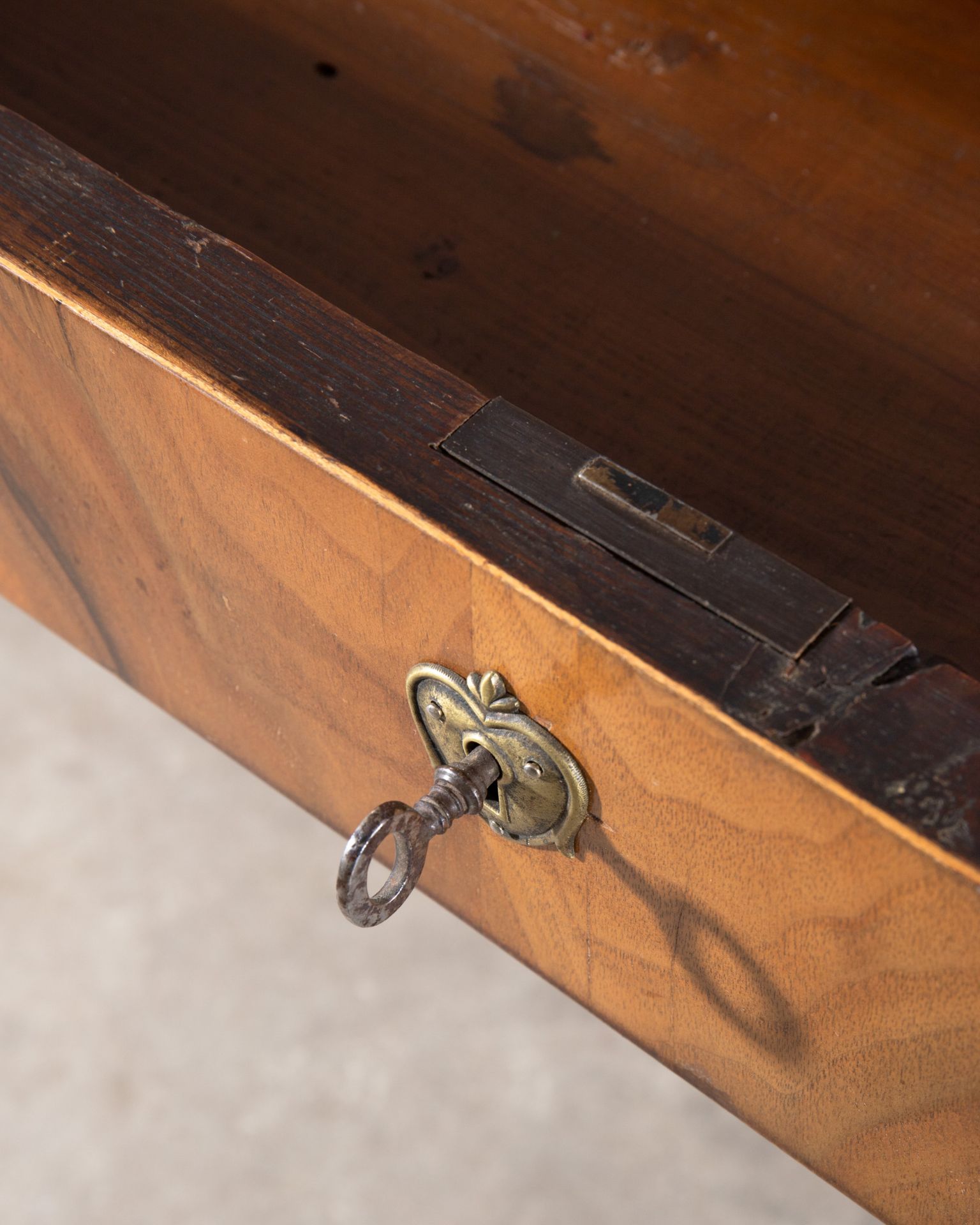 Biedermeier table, circa 1830 - Image 5 of 9