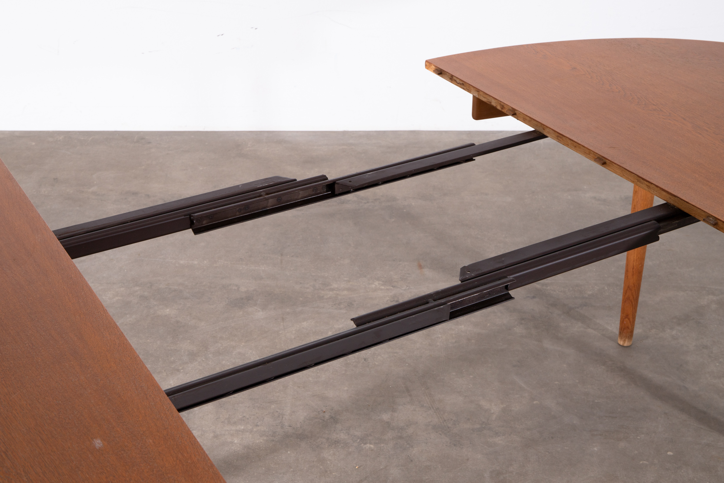 Hans J. Wegner, Andreas Tuck, dining table model AT 329 + 2 extension leaves - Image 4 of 5