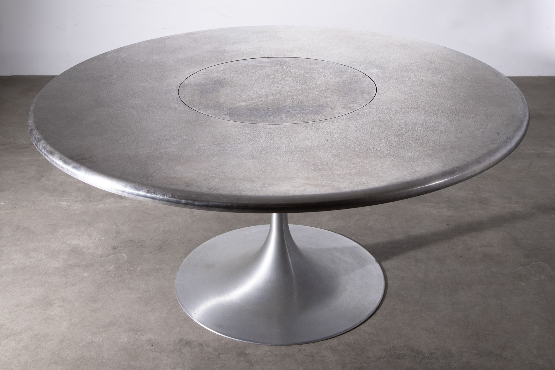 Heinz Lilienthal, Large Tulip dining table with rotating center plate