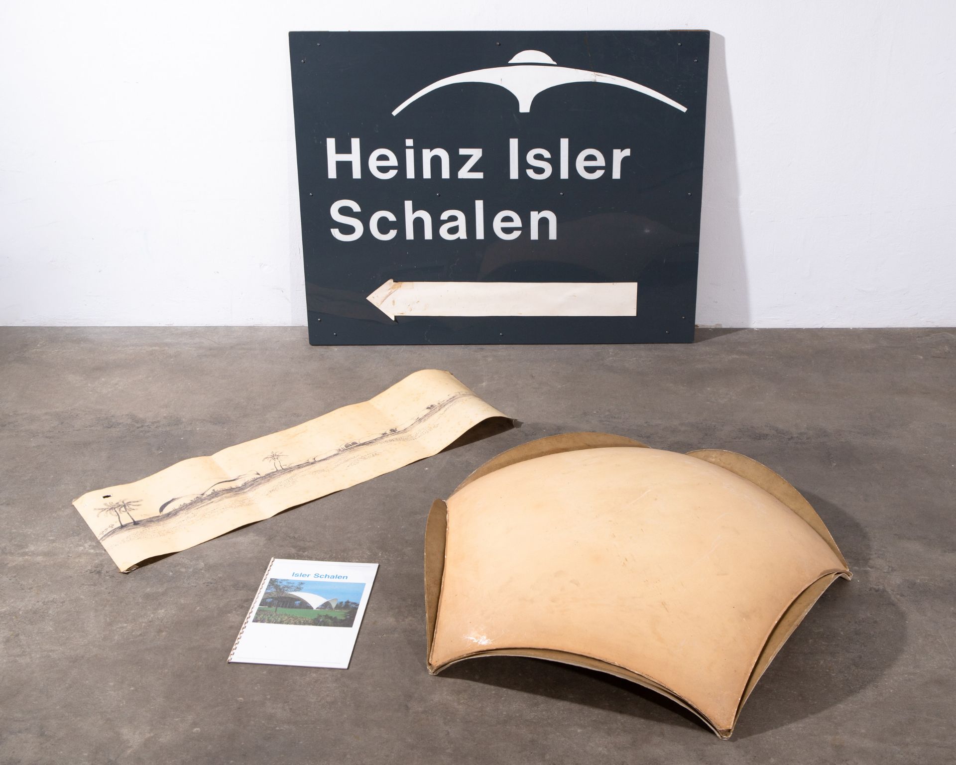 Heinz Isler, großes Modell einer Spannbetonschale, Firmenschild, Zeichnung, Broschüre