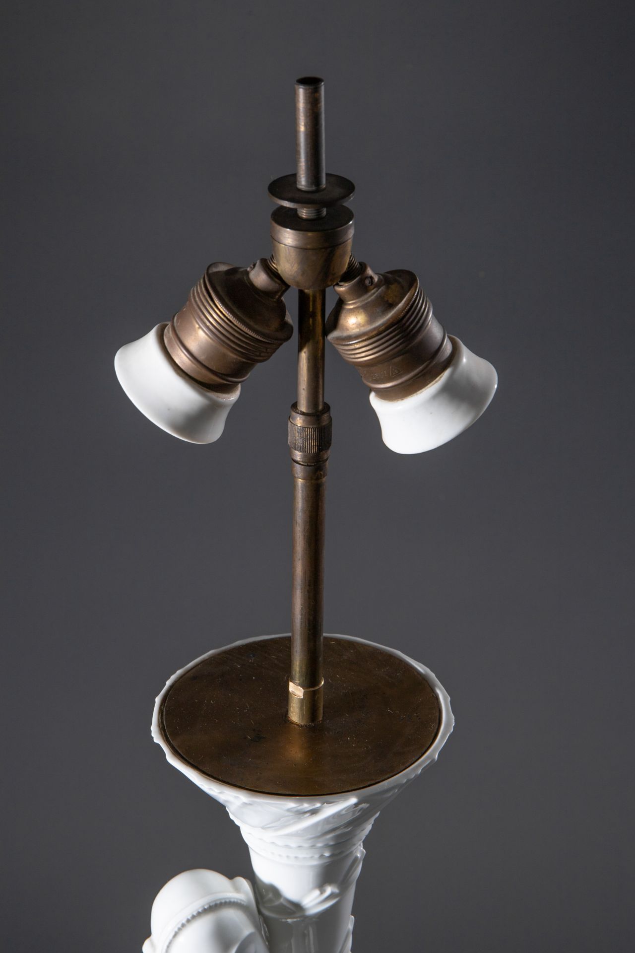 Gerhard Schliepstein, Rosenthal, Table lamp with a seated woman - Image 4 of 7