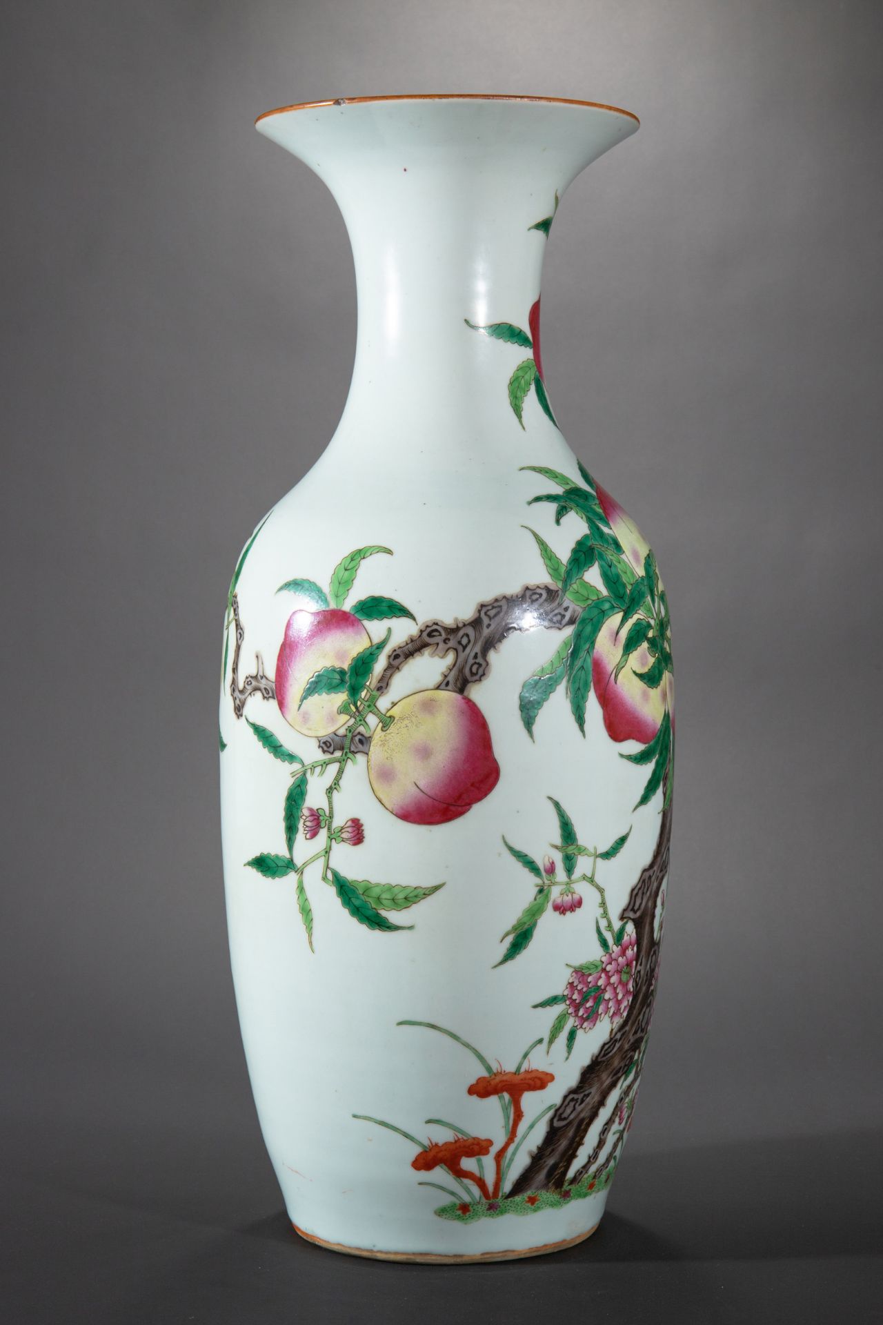 Large Famille Rose Vase with Nine Peaches and Lingzhi Mushrooms - Image 4 of 10