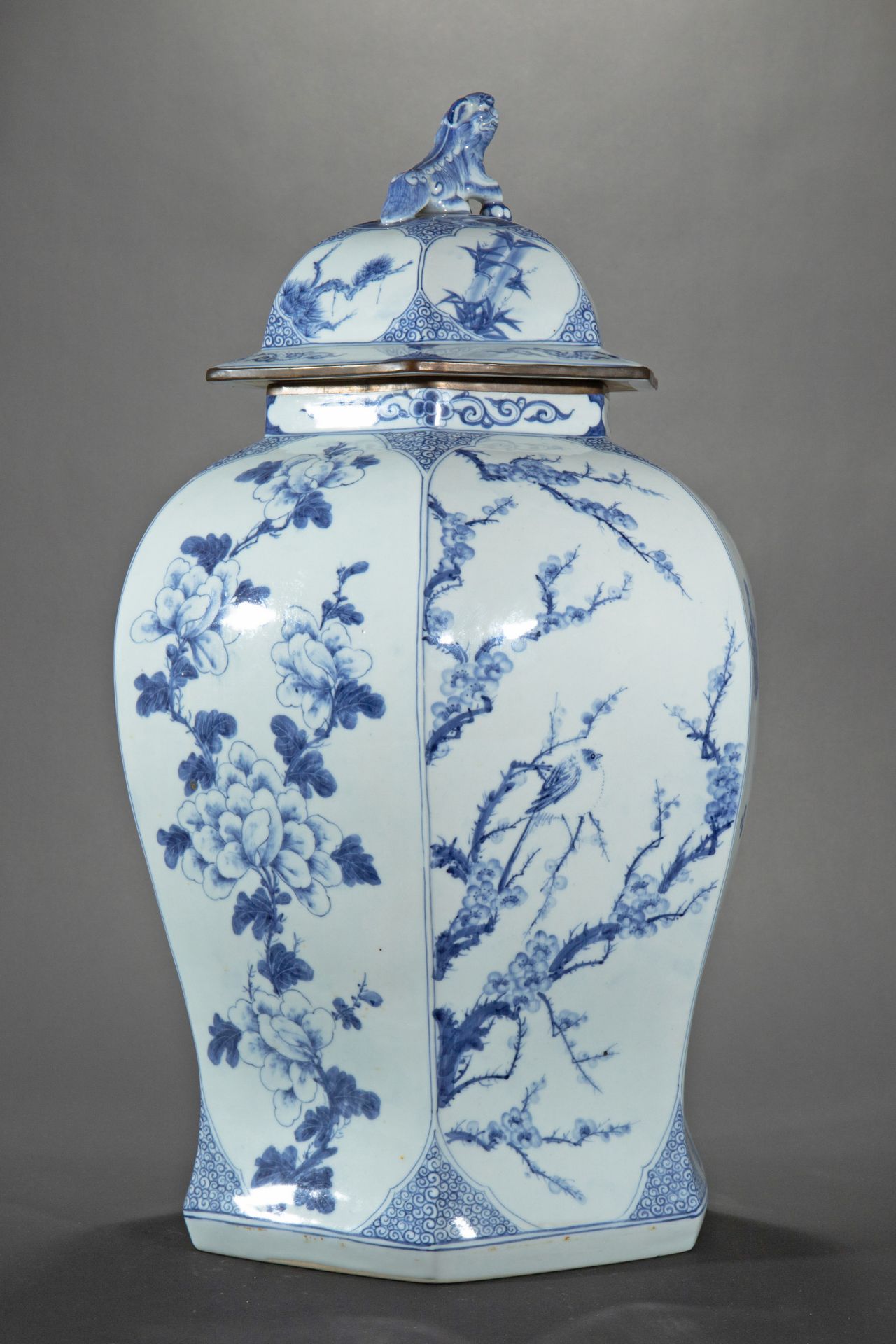 Large lidded vase, probably Korea, China, Japan - Image 4 of 11