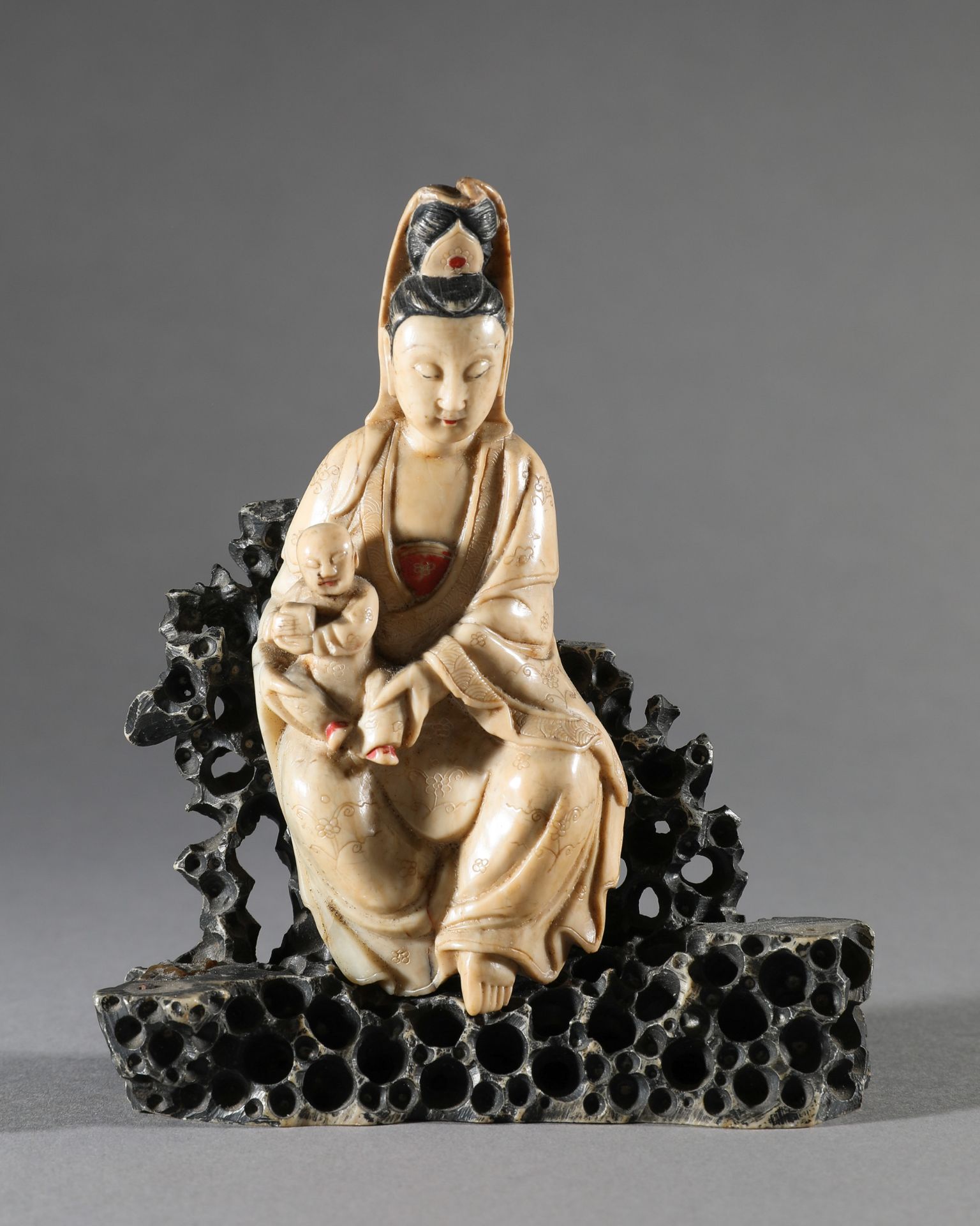 Songzi Guanyin, China, finely carved soapstone - Image 2 of 8