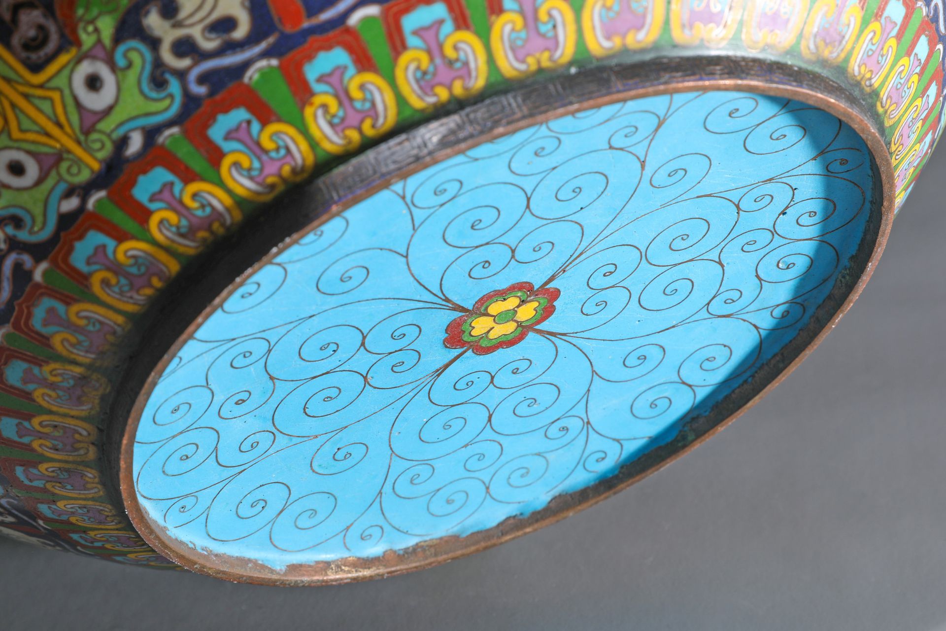 Large Cloisonné bowl with Taotie masks and tendrils - Image 7 of 7