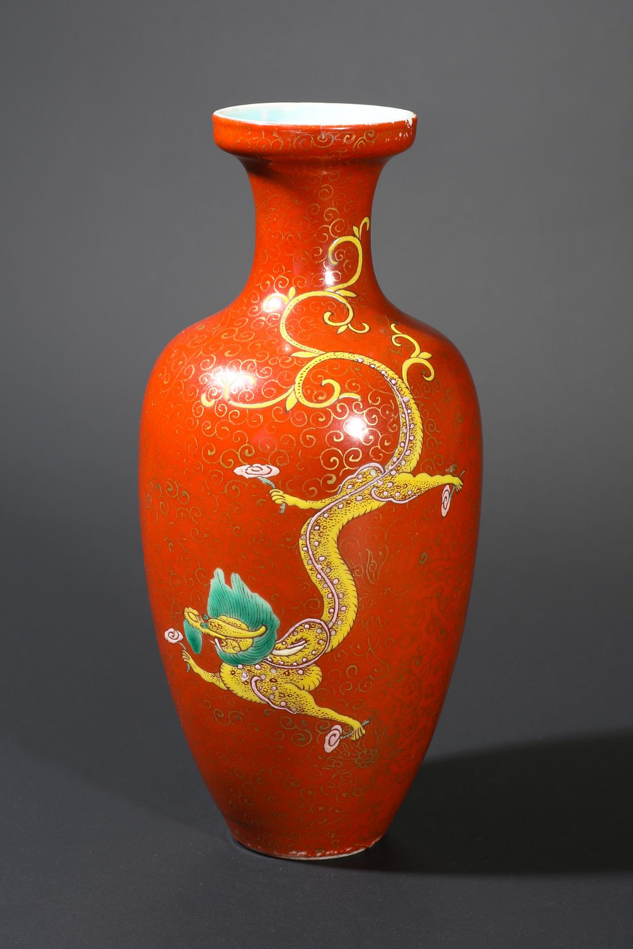 Vase mit gelbem Drachen und Montierung - Bild 2 aus 8