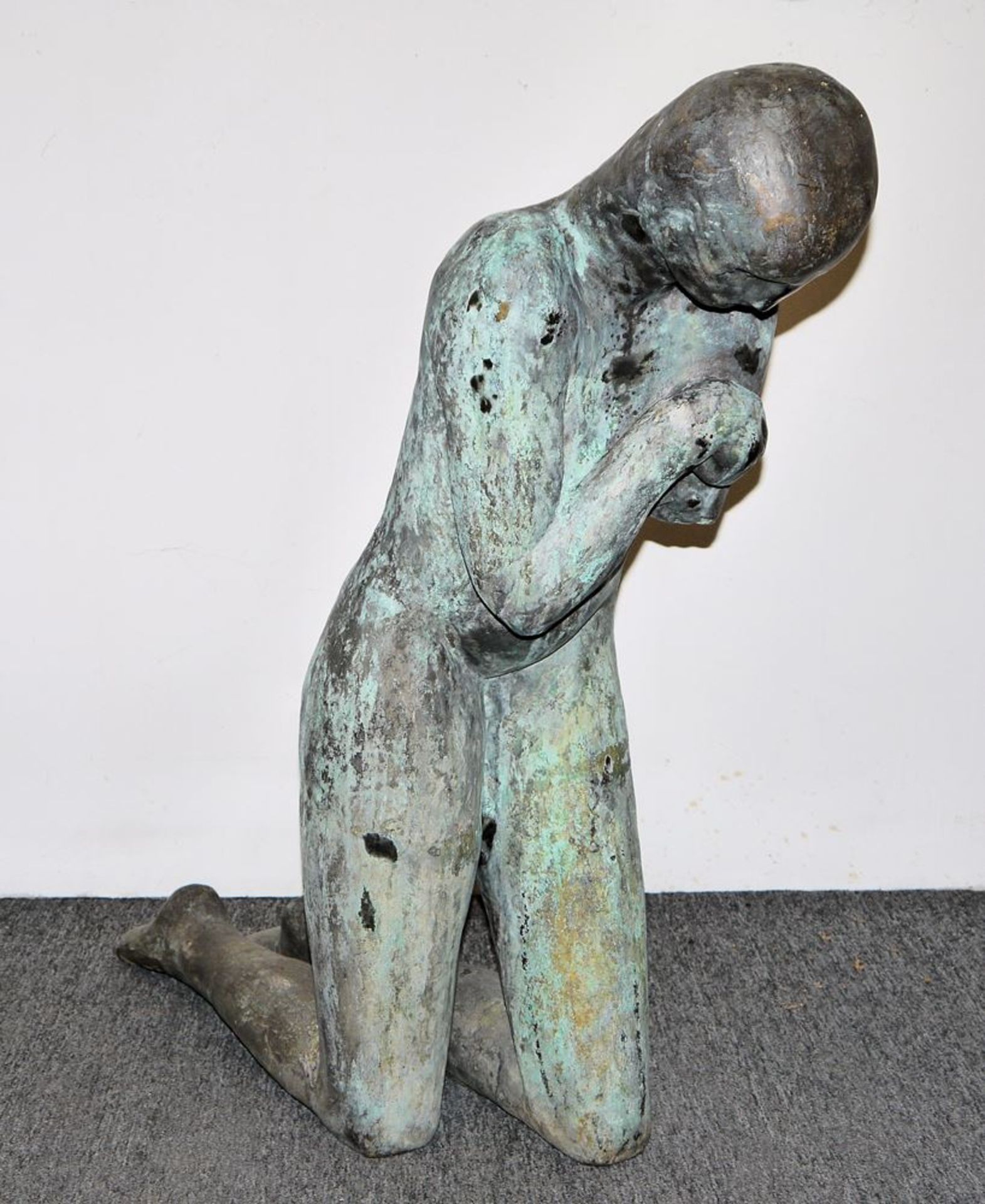 Constantin Brancusi, Das Gebet (rugăciunea), Bronze patiniert, posthumer Nachguss des Entwurfs von  - Bild 2 aus 3