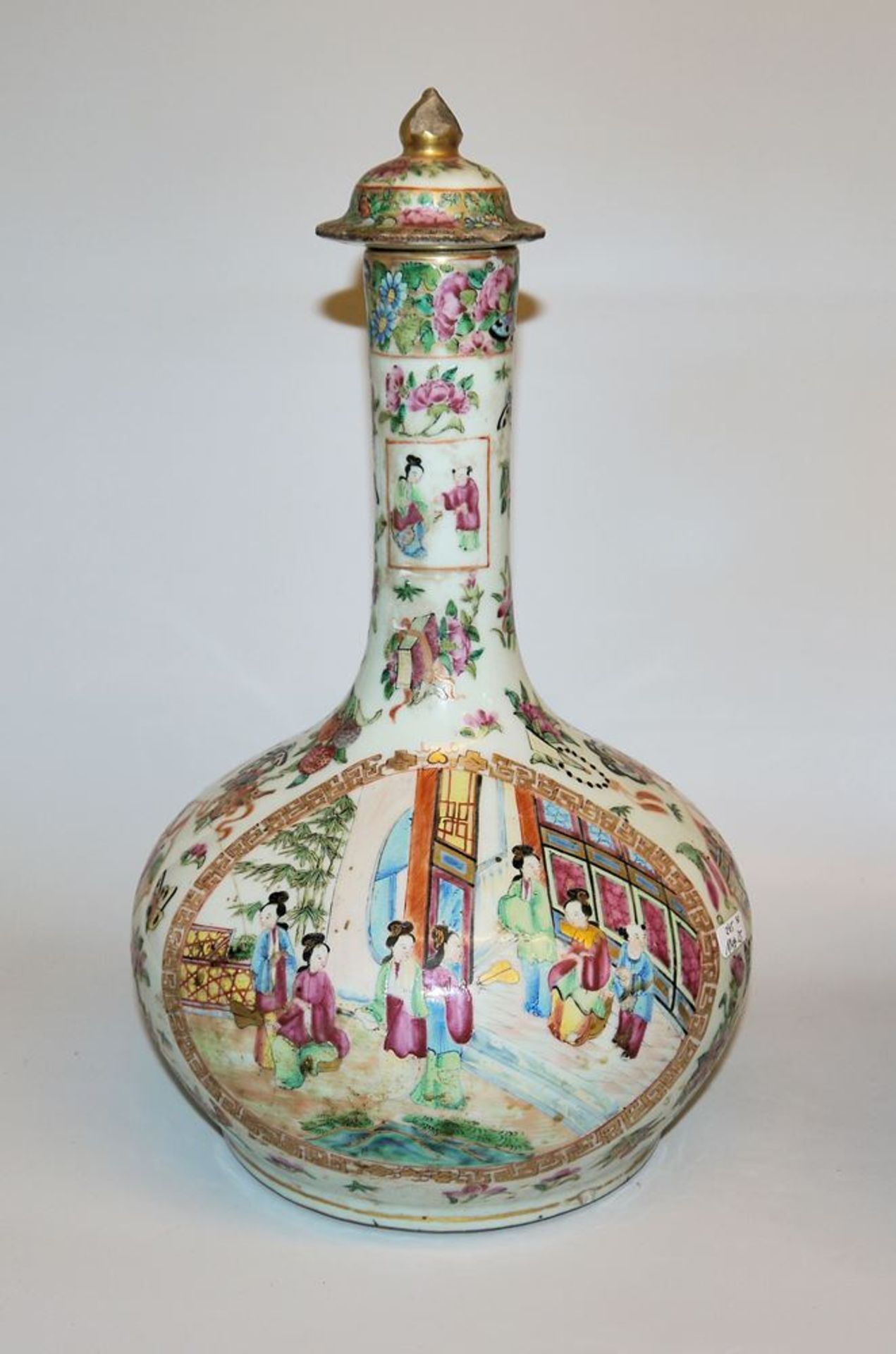 Zwei Vasen und eine Schale im Kanton-Stil, China 19. & 20. Jh. - Bild 2 aus 5