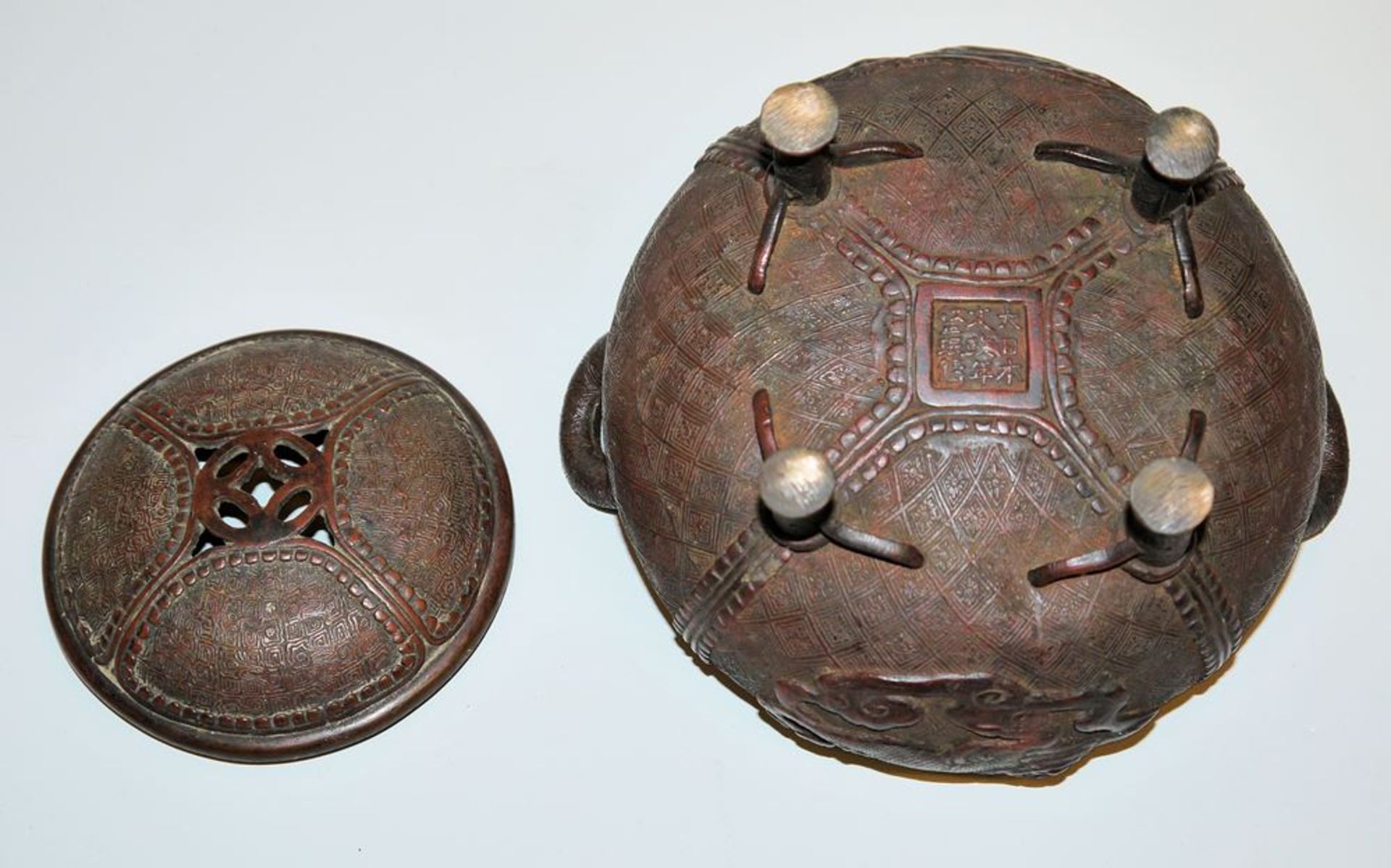 Weihrauchbrenner aus Bronze der Meiji-Zeit, Japan 19. Jh. - Bild 3 aus 3