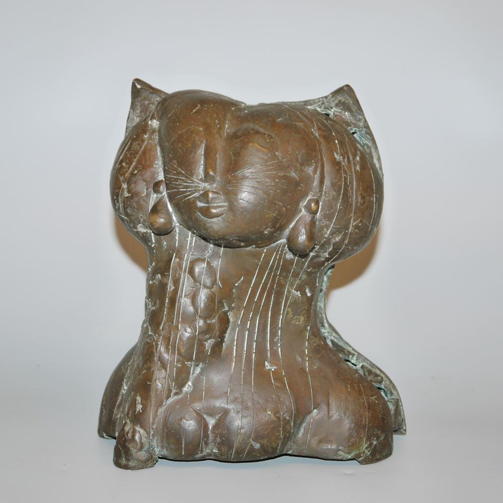 Gernot Rumpf, Bust of a Cat Woman, bronze sculpture