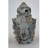 Kopf einer Gottheit oder eines Bodhisattva im Majapahit-Stil, Ost Java, Indonesien