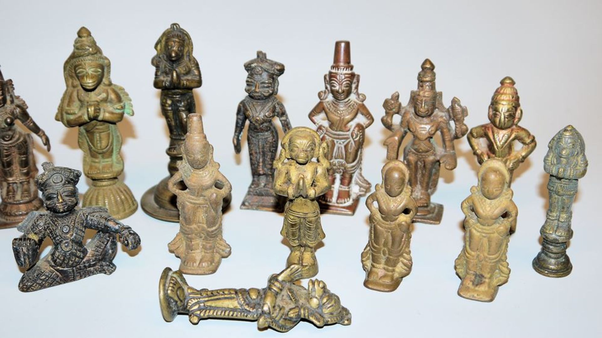 22 small bronzes of Hindu folk and high deities, India, 19th & 20th c. - Image 3 of 3