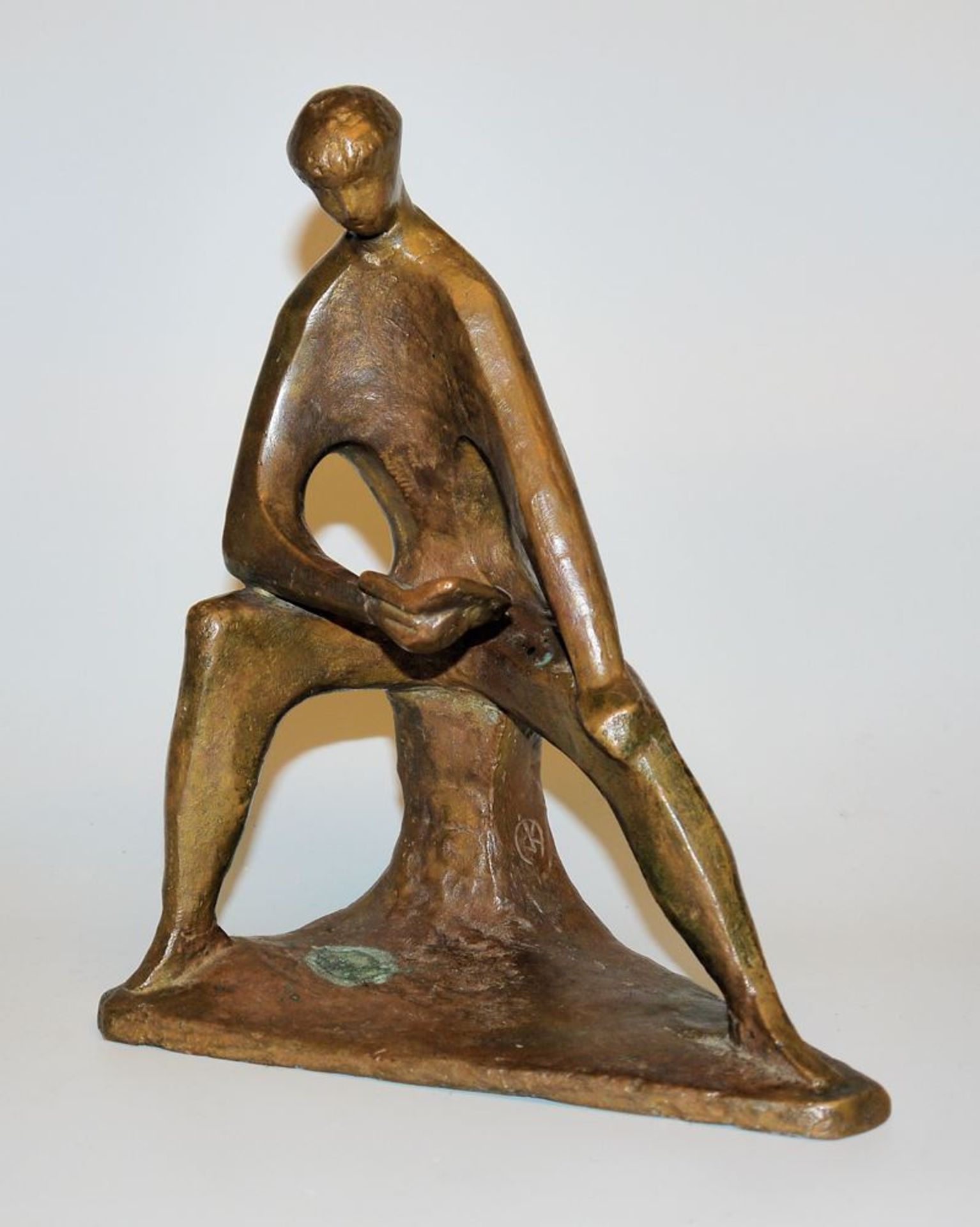 Joachim Karsch, Reading Man, bronze sculpture of the 1920s, foundry mark W. Füssel, Berlin